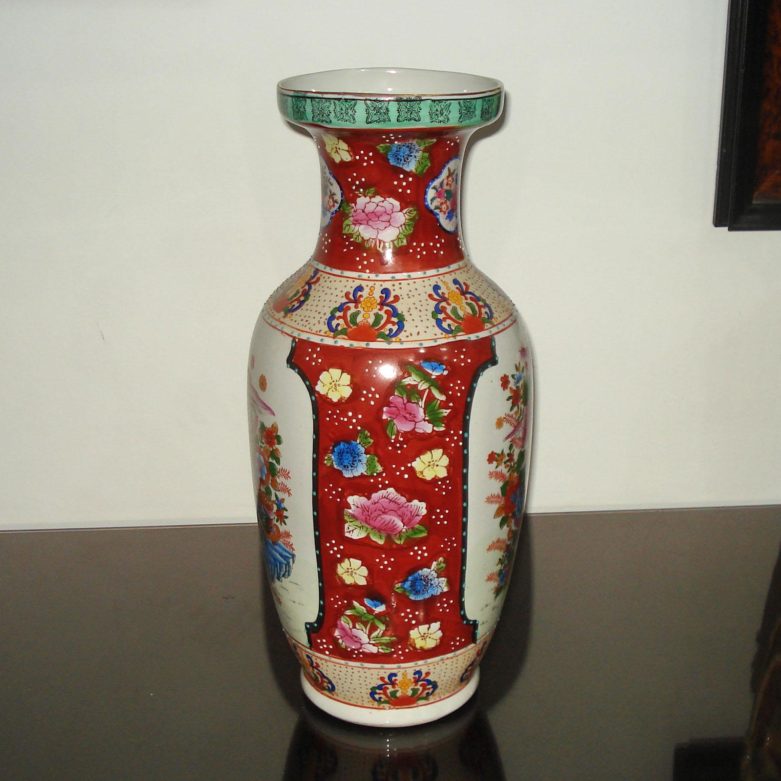 Mid-20th Century Large Porcelain Vase, Japan Mid 20th Century For Sale