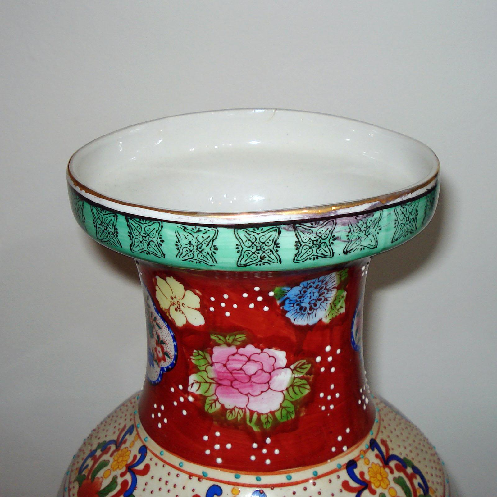 Grand vase en porcelaine, Japon, milieu du 20e siècle en vente 1