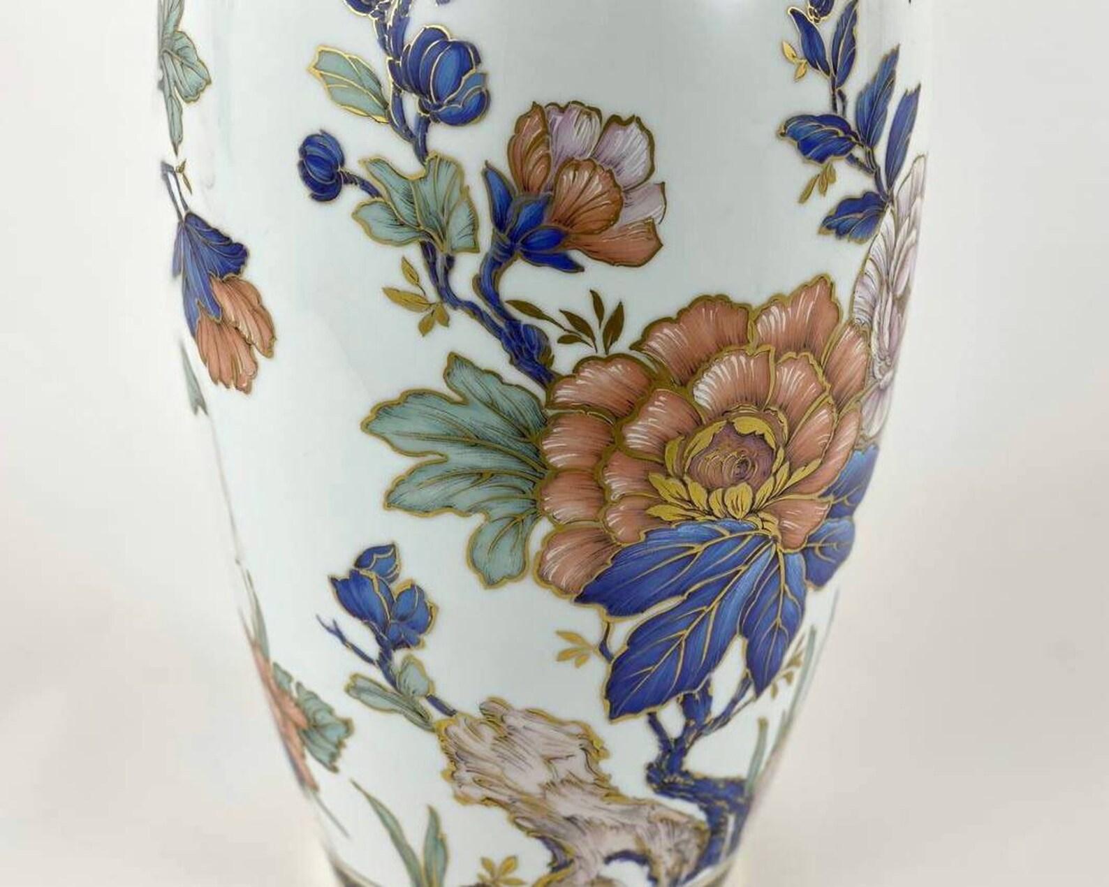 Large interior vase made of elite high quality porcelain. Hand painted. 

The vase of the famous German manufactory 