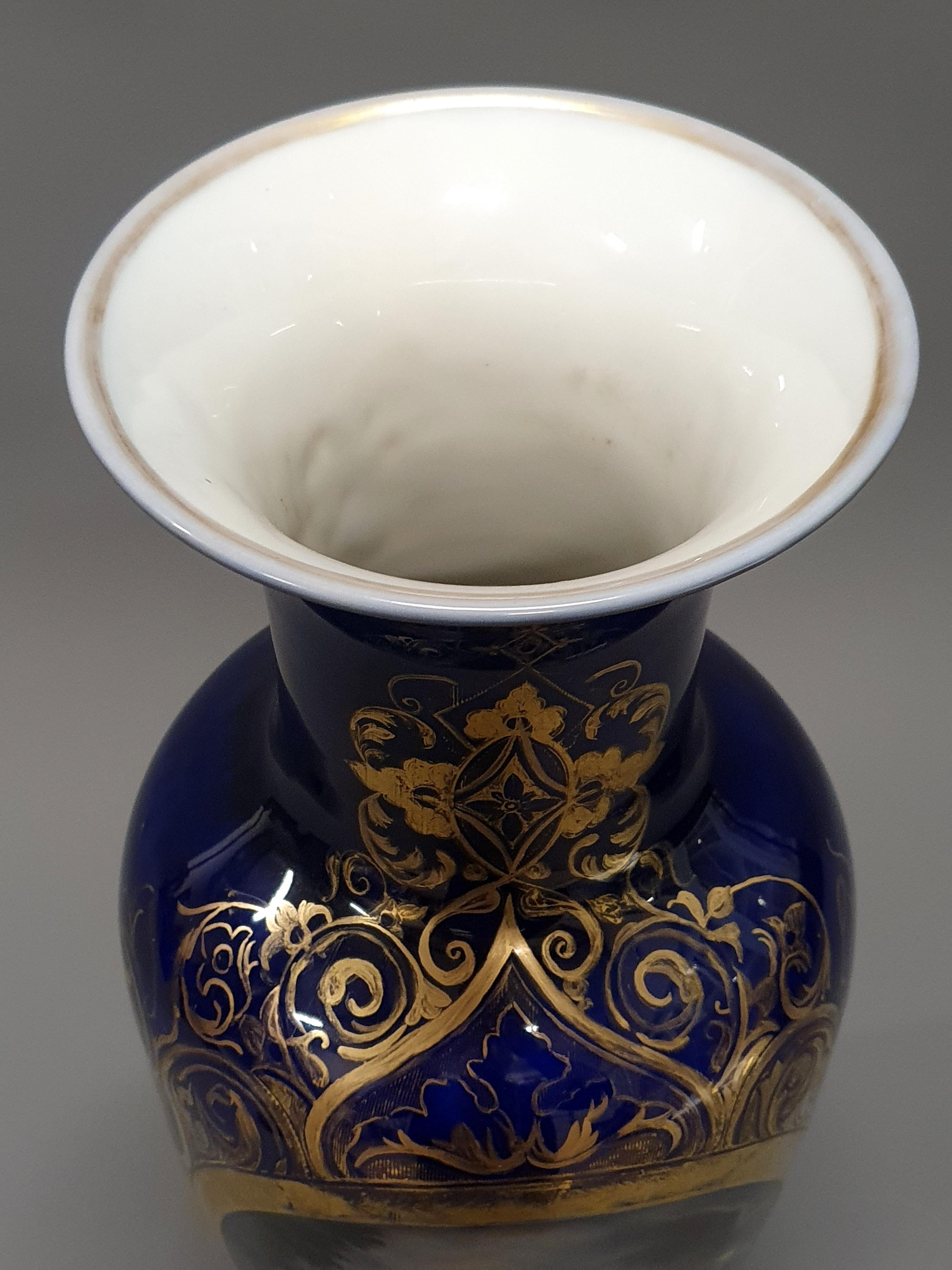 Grand vase en porcelaine - La toilette de Vénus d'après François Boucher en vente 1