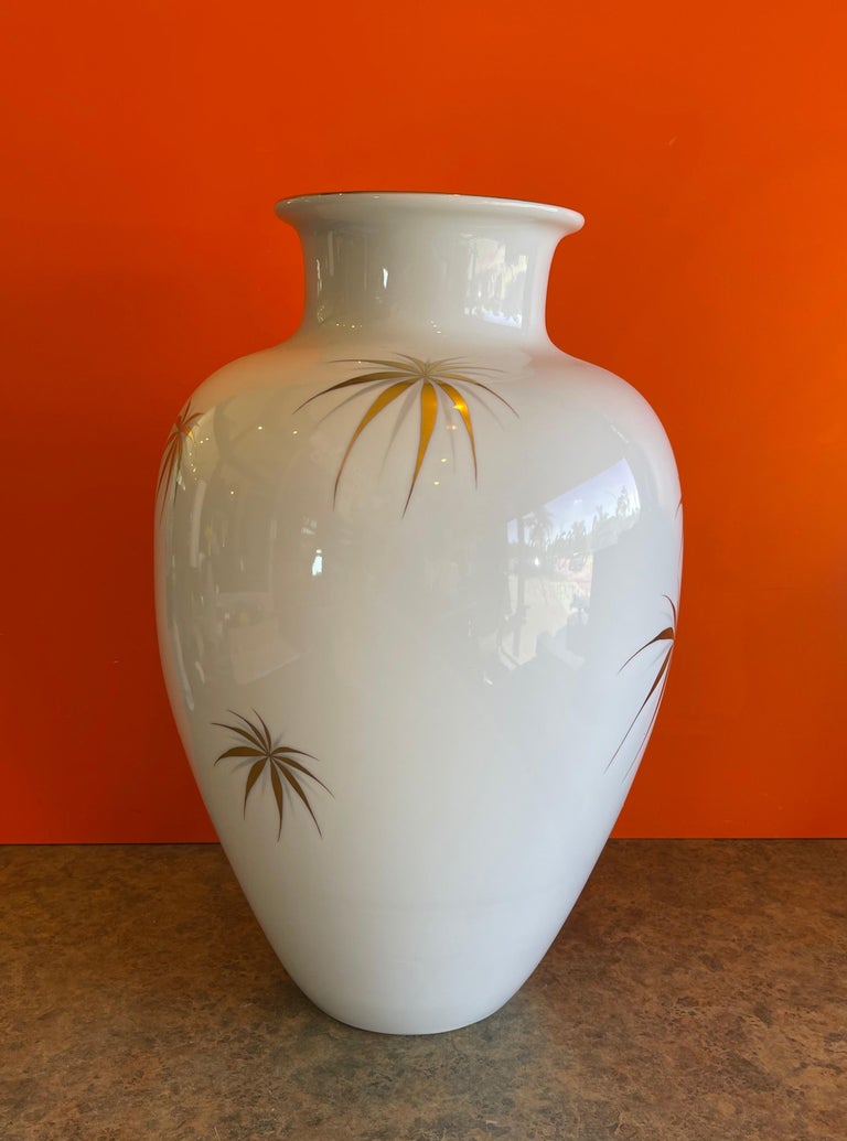 Large Porcelain Vase / Vessel by Heinrich of Bavaria / Selb For Sale 4