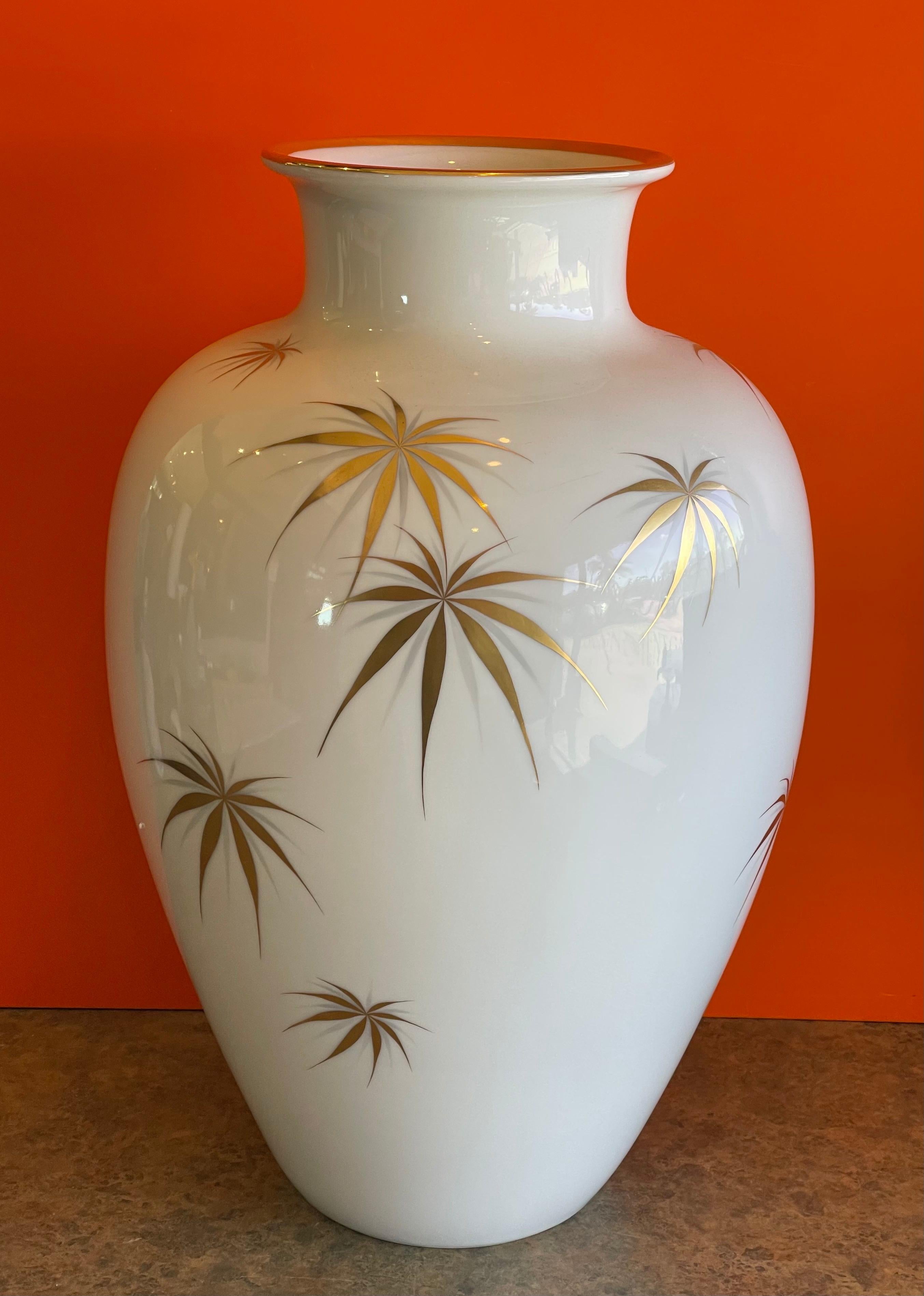 Large Porcelain Vase / Vessel by Heinrich of Bavaria / Selb For Sale 4