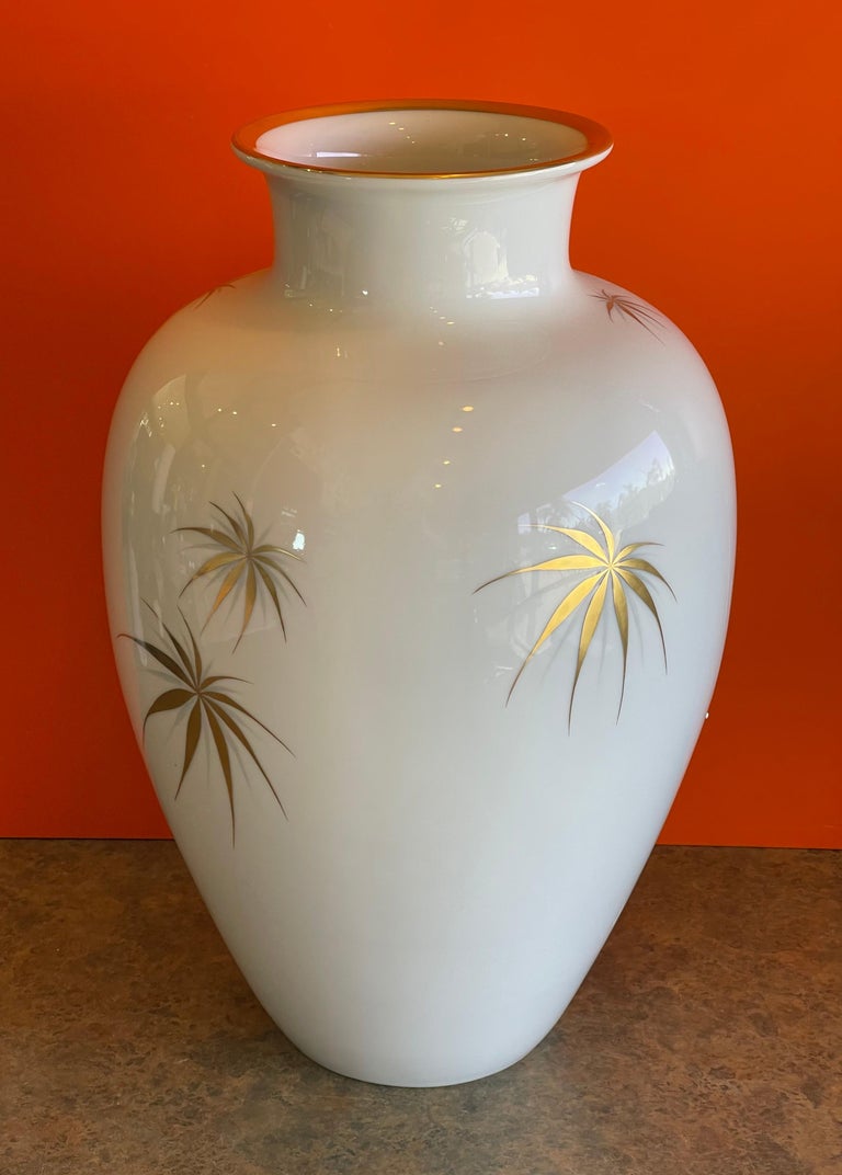 Large Porcelain Vase / Vessel by Heinrich of Bavaria / Selb In Good Condition For Sale In San Diego, CA