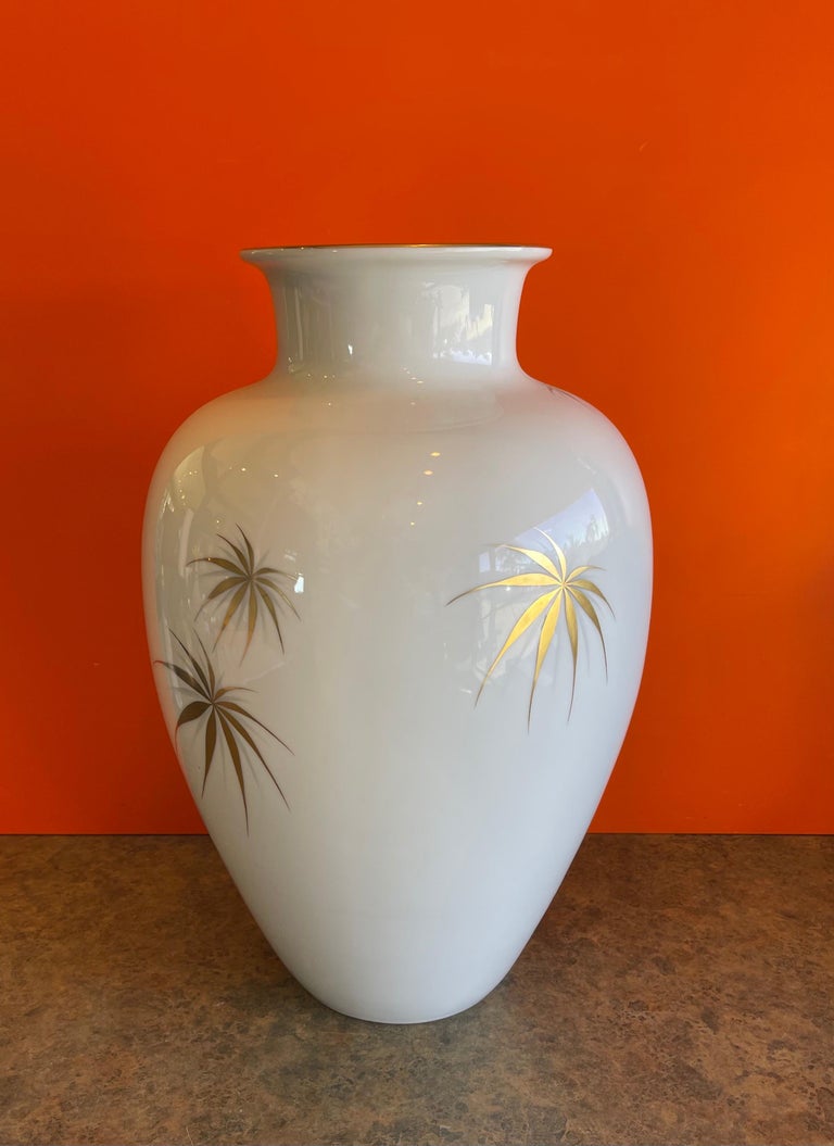 Large Porcelain Vase / Vessel by Heinrich of Bavaria / Selb For Sale 3