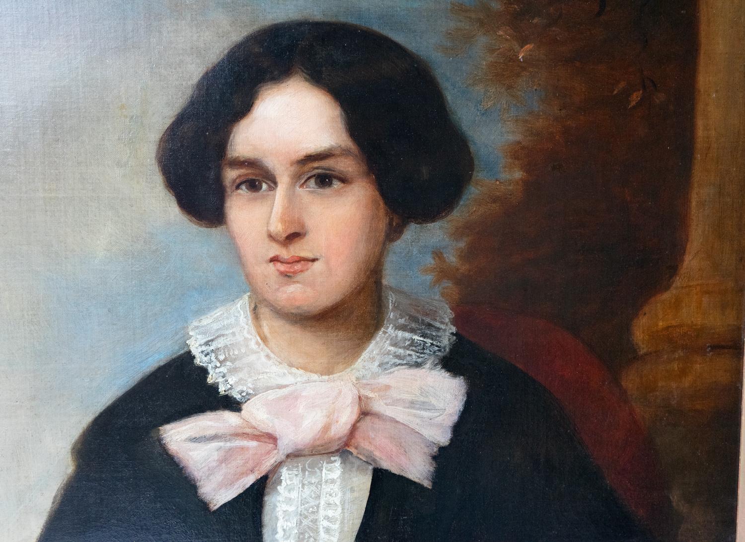 Grand portrait d'une femme avec un nœud rose, peinture à l'huile originale ancienne en vente 1