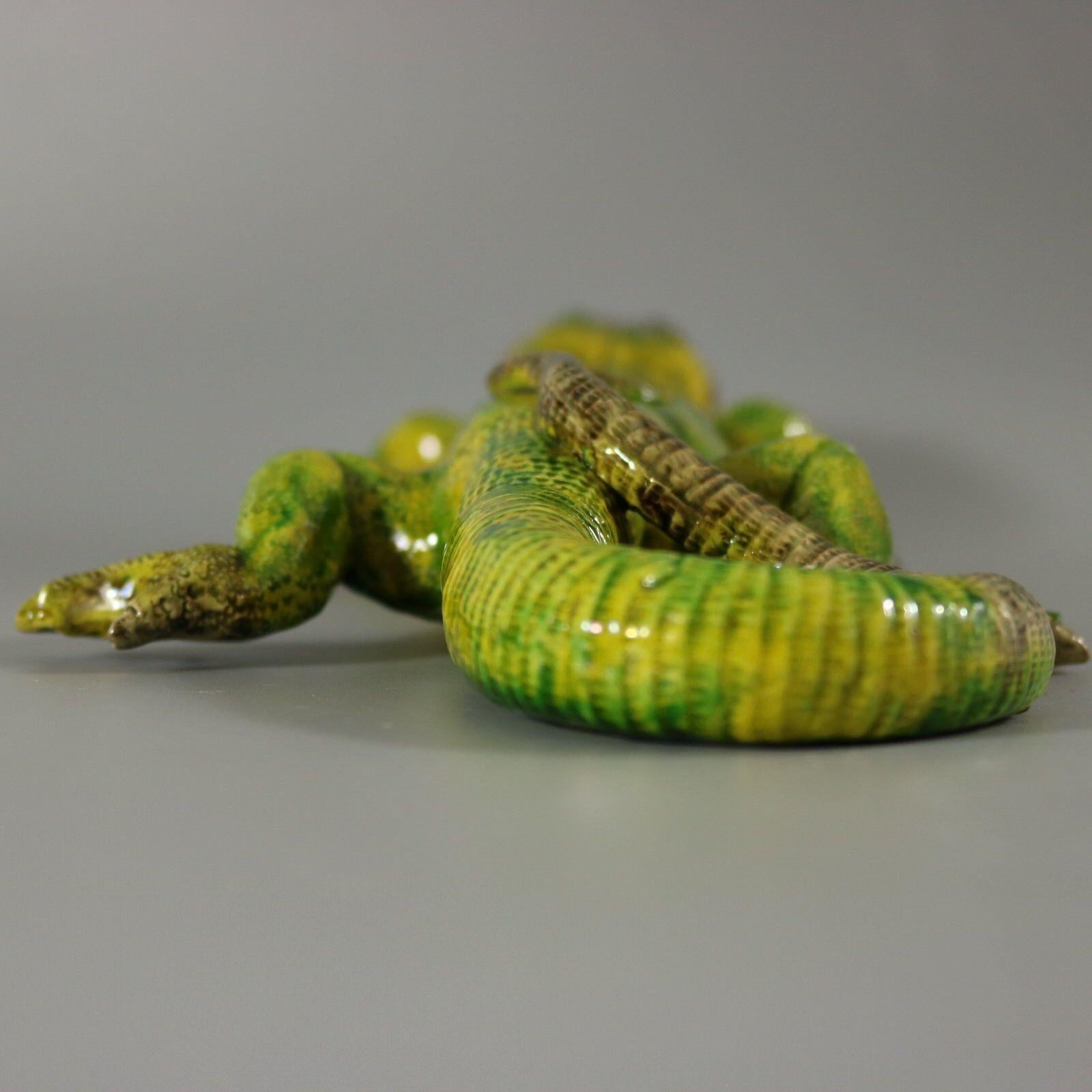 Large Portuguese Palissy Majolica Lizard Wall Figure In Good Condition For Sale In Chelmsford, Essex