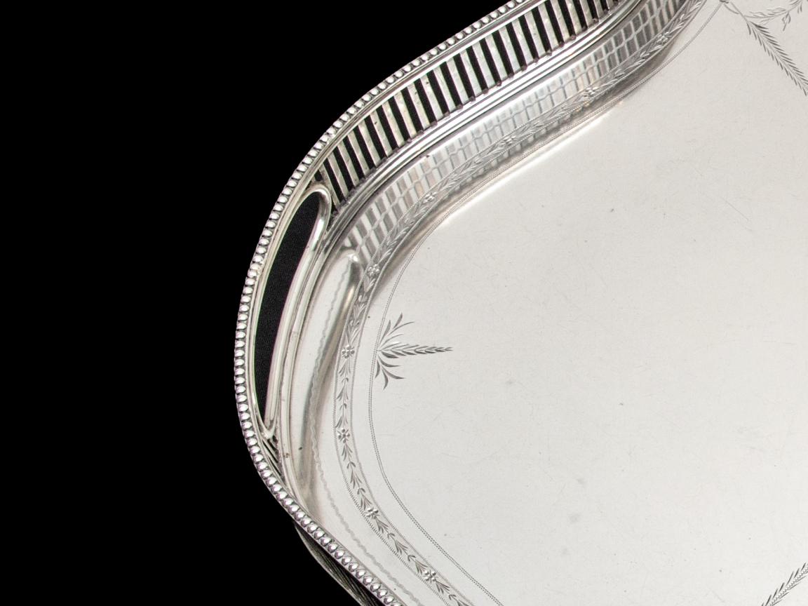 Large Portuguese Silver Tray by Leitão & Irmão, Porto, circa 1887–1937 For Sale 2