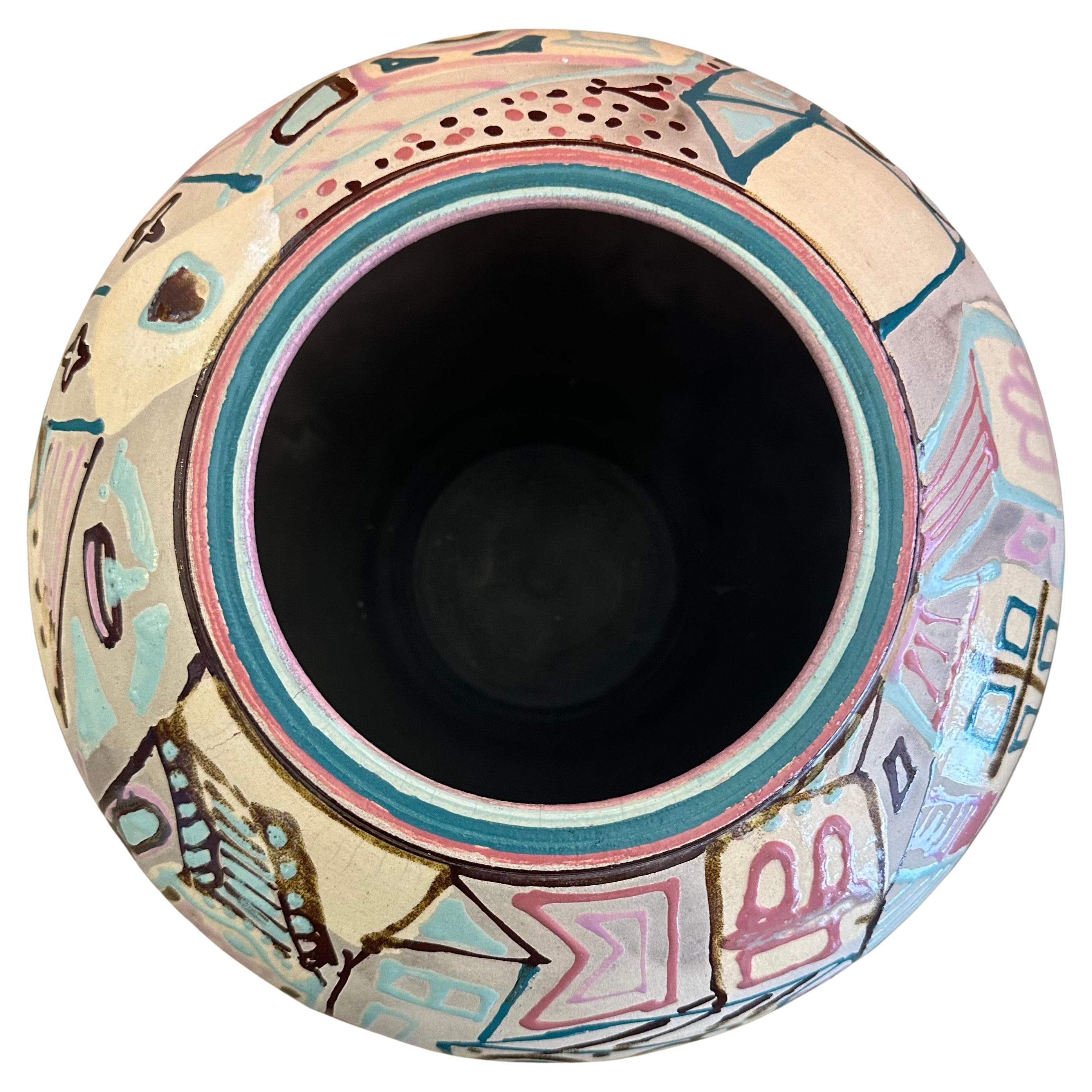 Große postmoderne Vase aus Raku-Keramik von Amadio Smith (amerikanisch) im Angebot