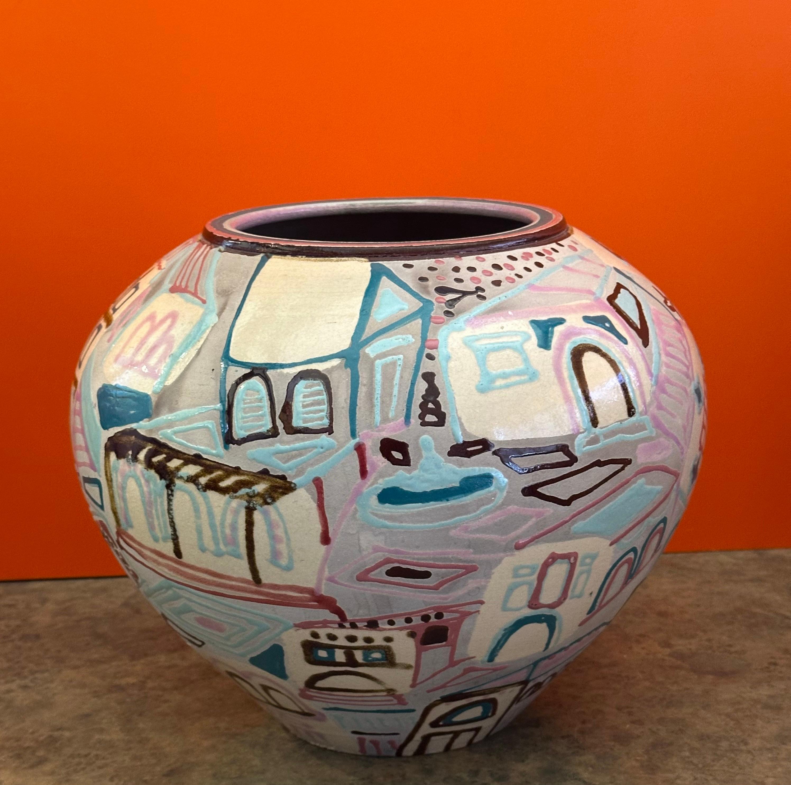 Große postmoderne Vase aus Raku-Keramik von Amadio Smith (20. Jahrhundert) im Angebot