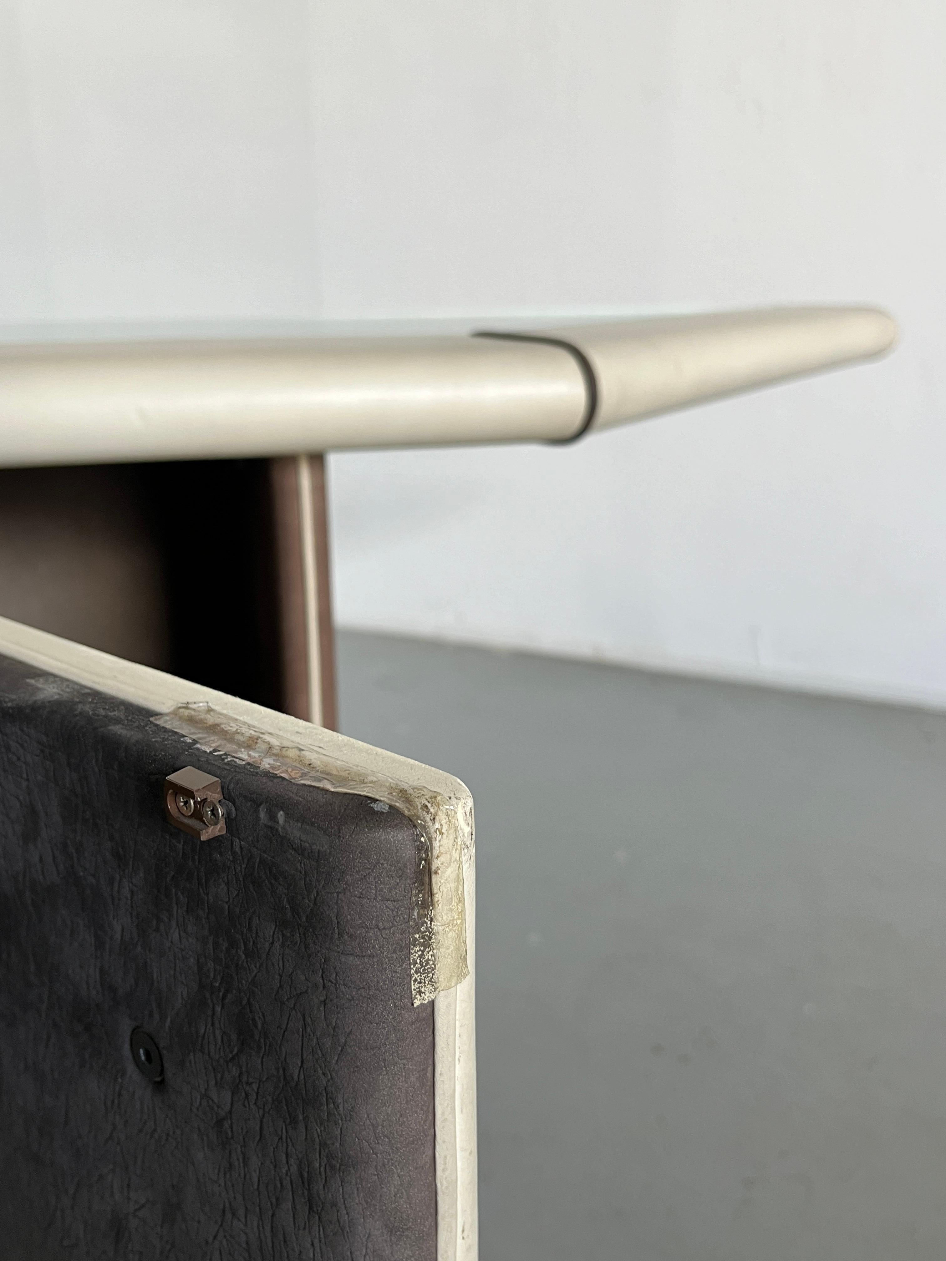Grande mobile console postmoderno 
