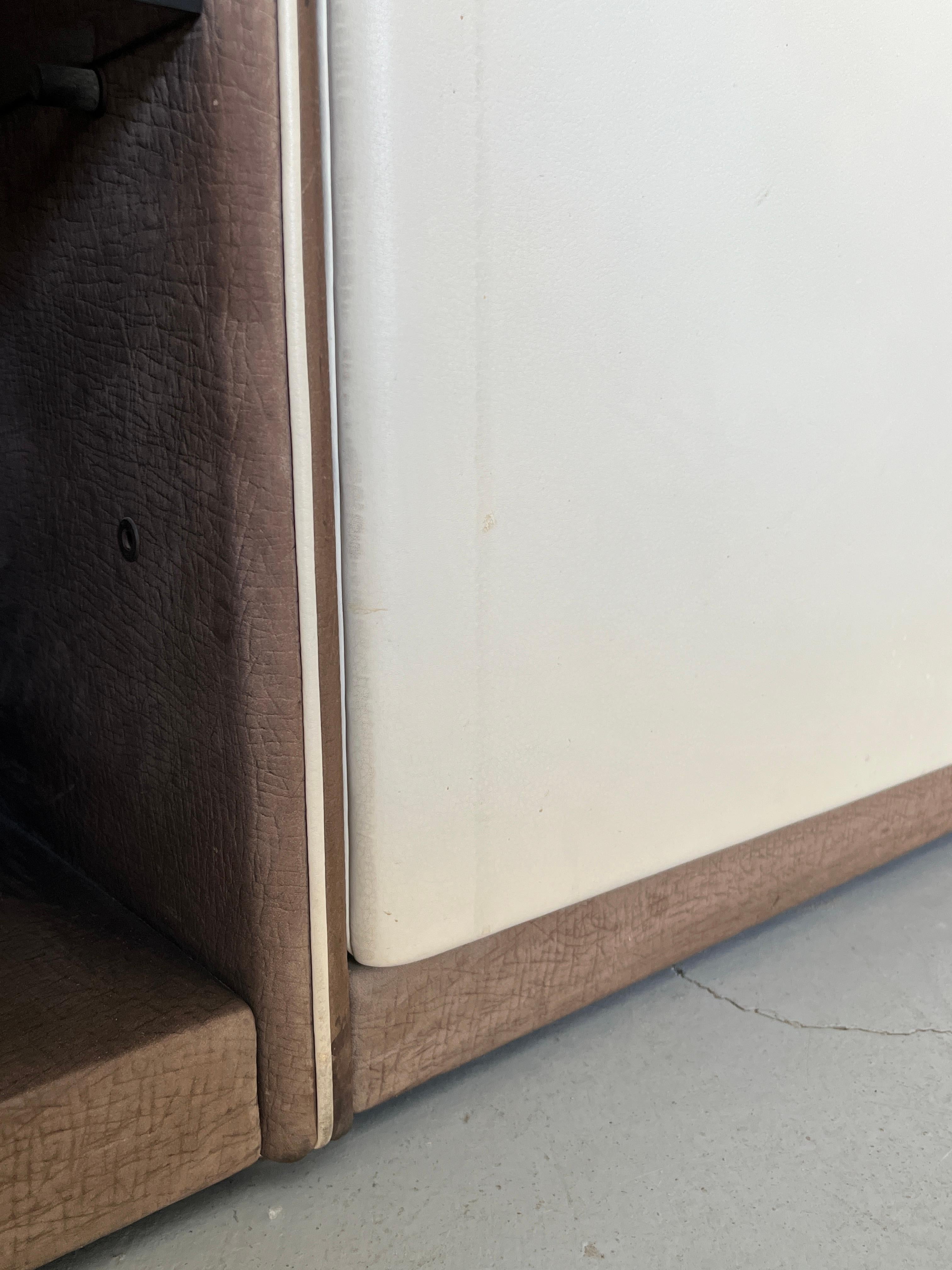 Grande mobile console postmoderno 