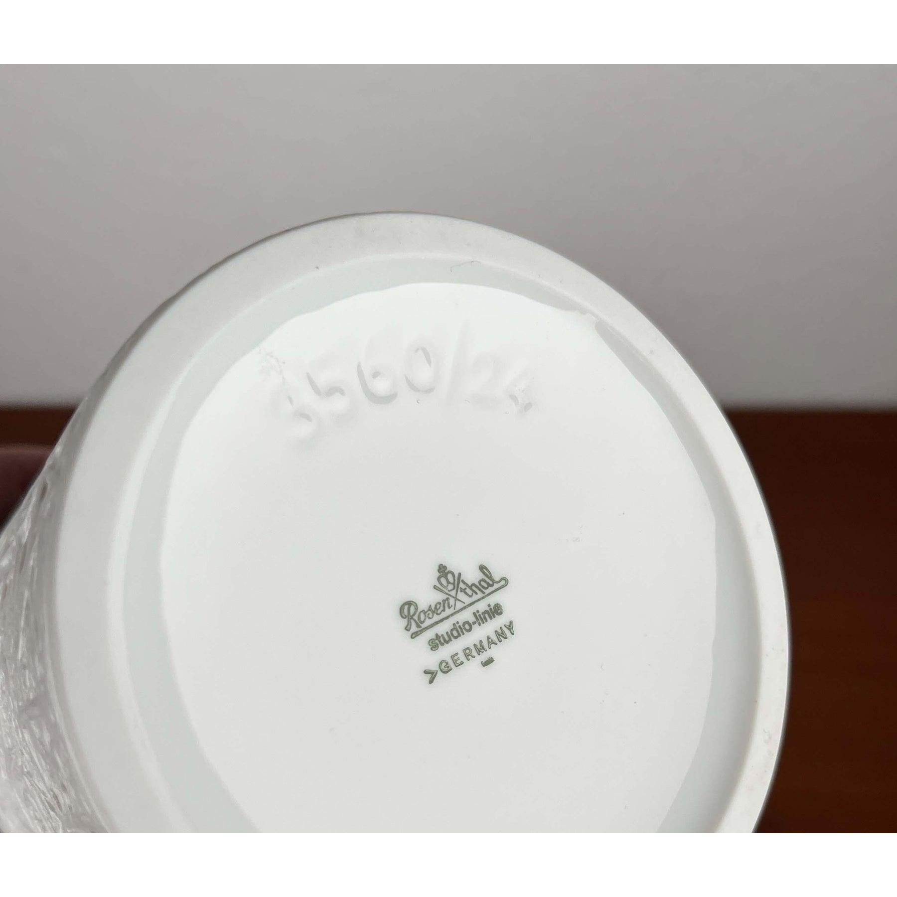 Gran jarrón de porcelana alemana posmoderna de Rosenthal, años 80 en venta 6