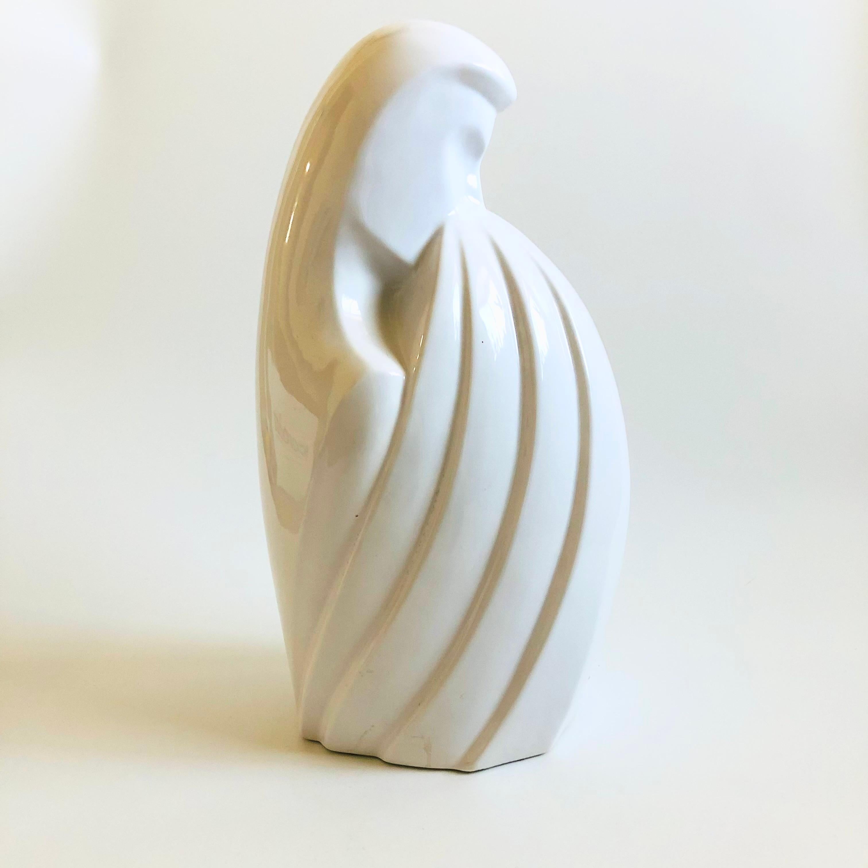 Gran escultura postmoderna Haeger Amantes - 1990 en Bueno estado para la venta en Fairfield, CA