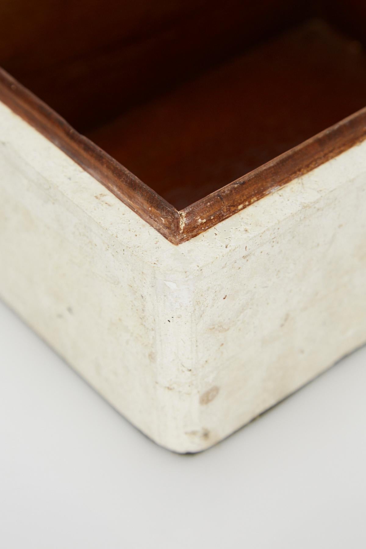 Large Postmodern Matte White Tessellated Stone Lidded Decorative Box, 1990s For Sale 1