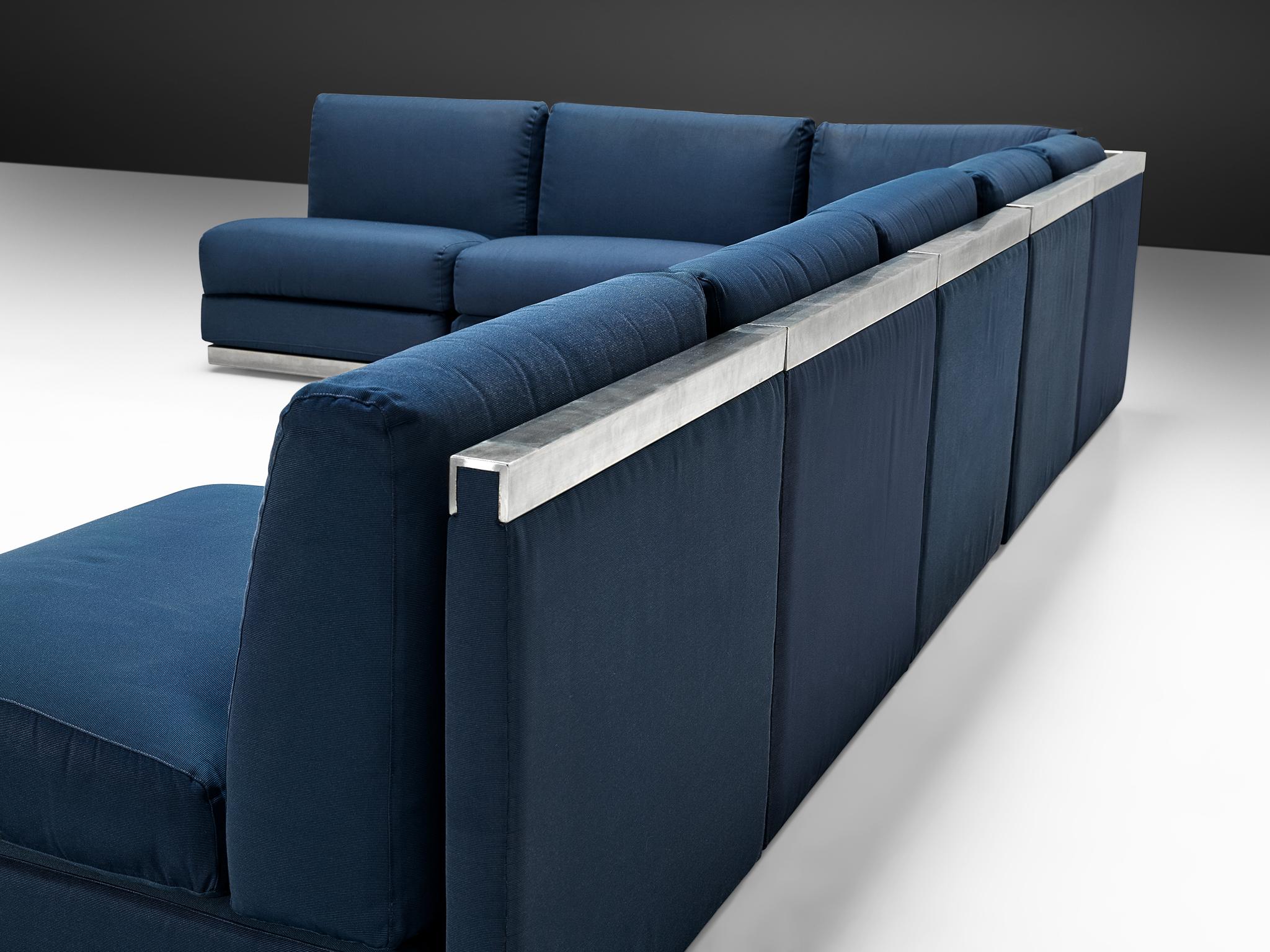 Grand canapé sectionnel postmoderne en tapisserie bleue et aluminium  Bon état - En vente à Waalwijk, NL
