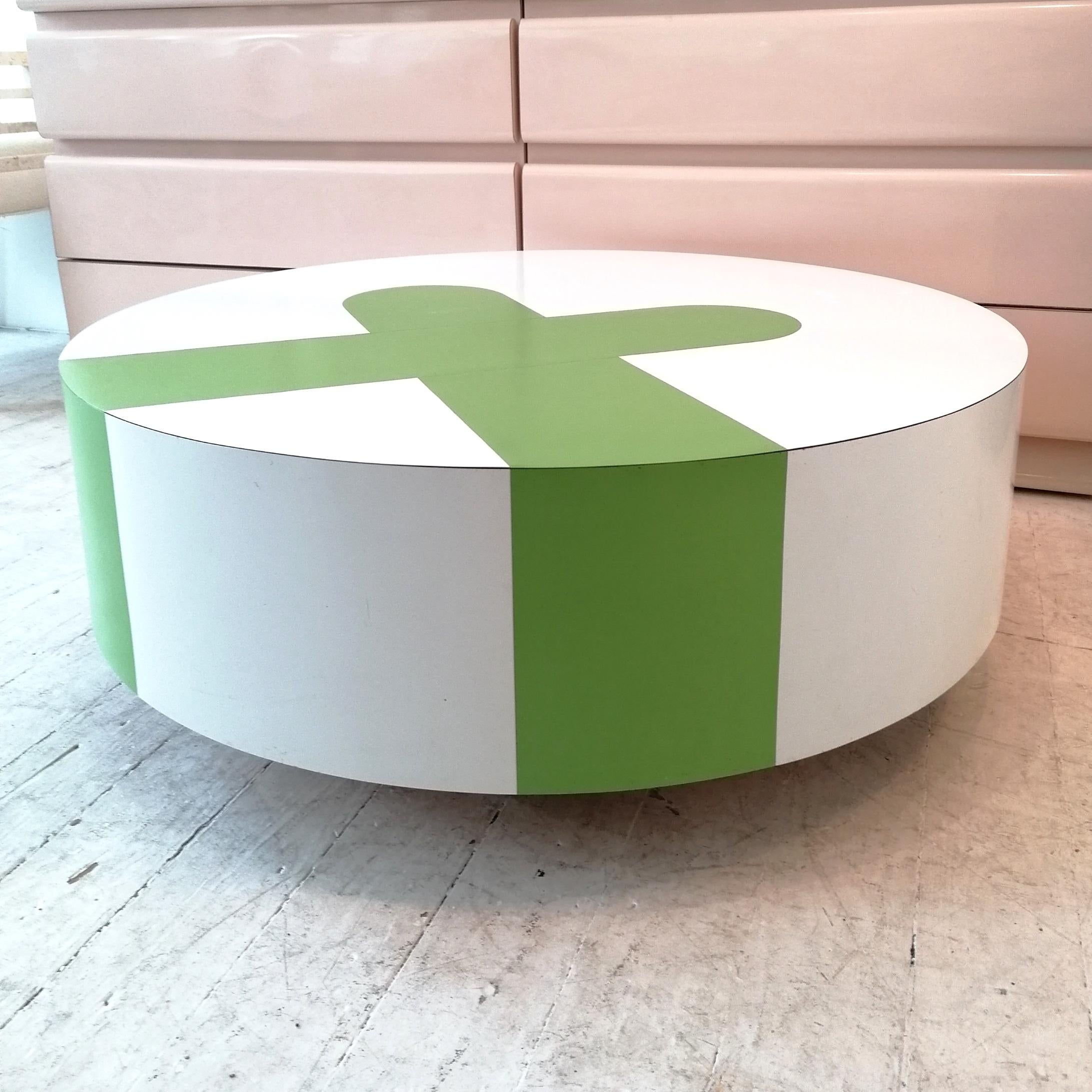 Post-Modern Large Postmodern White & Green Laminate Coffee Table on Casters, USA 1980s 1990s For Sale