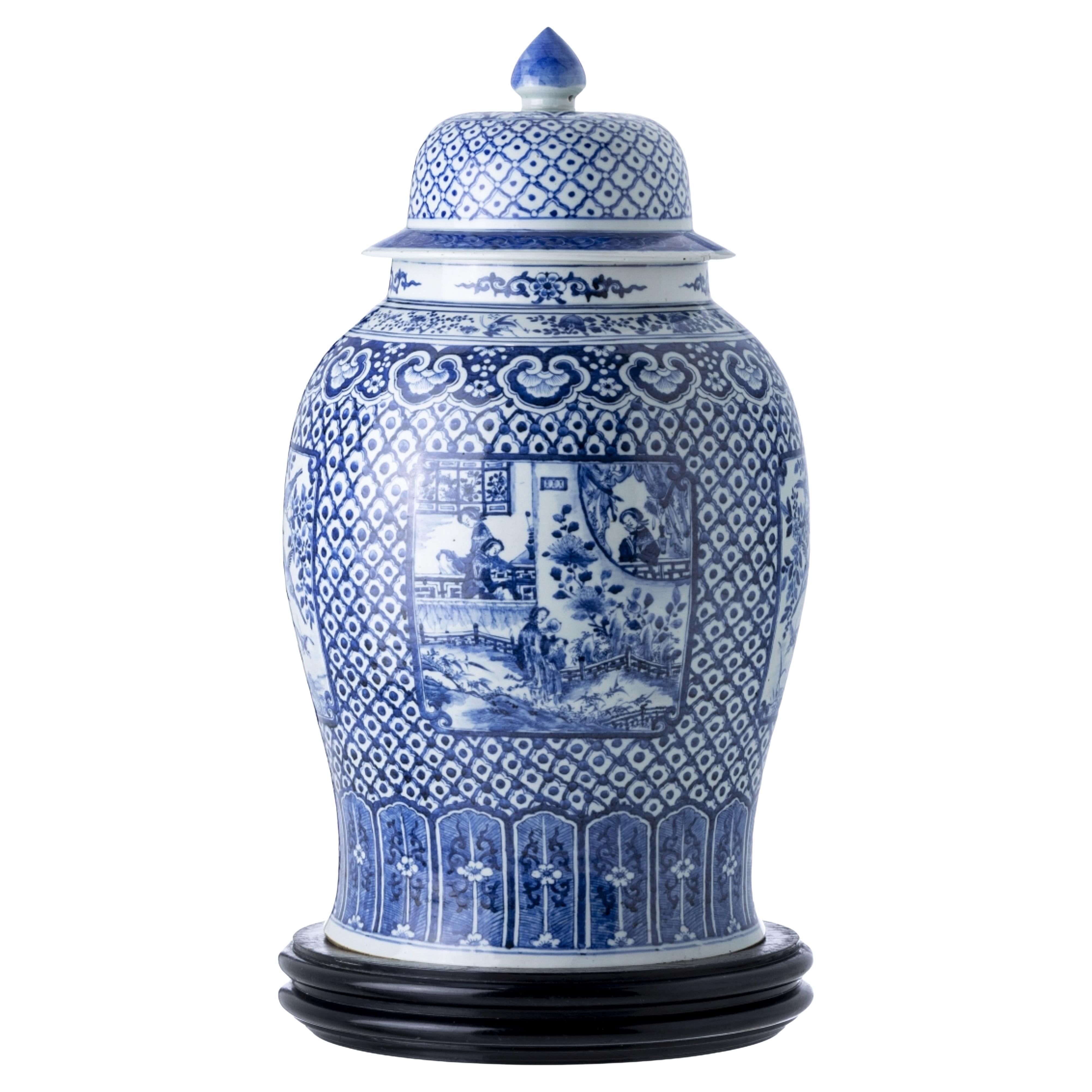 Large Pot with Lid Made of Chinese Porcelain, Qing Dynasty (1644-1911) For Sale