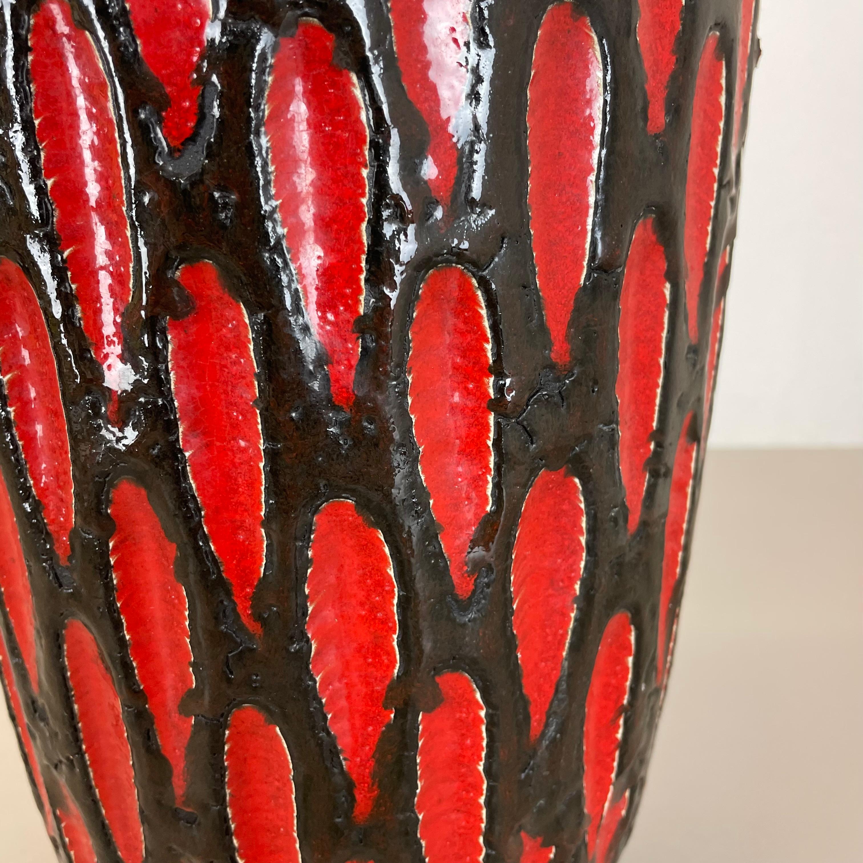 Grand vase de sol en poterie de lave grasse « fraise » 517-38 fabriqué par Scheurich, 1970 en vente 5