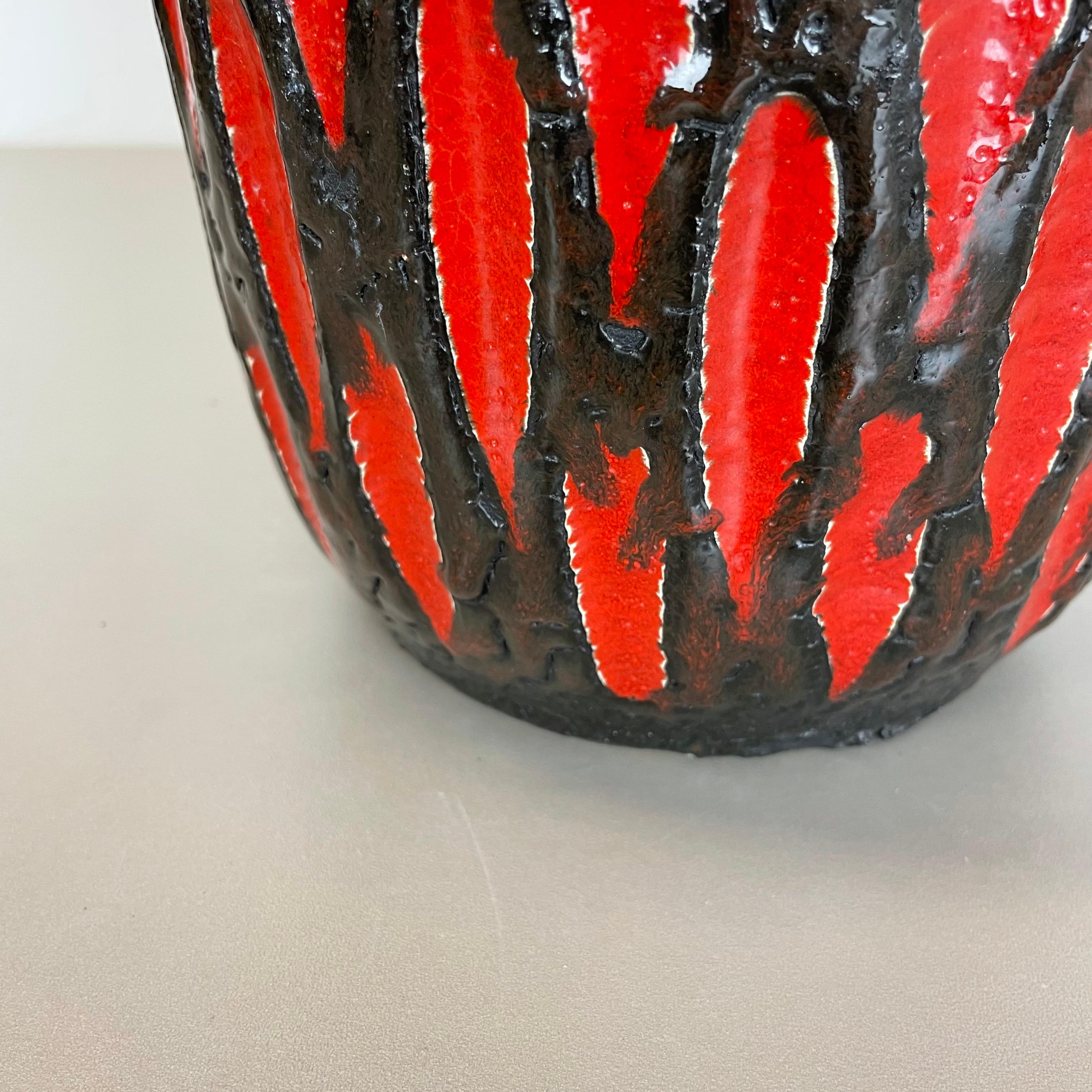 Grand vase de sol en poterie de lave grasse « fraise » 517-38 fabriqué par Scheurich, 1970 en vente 7