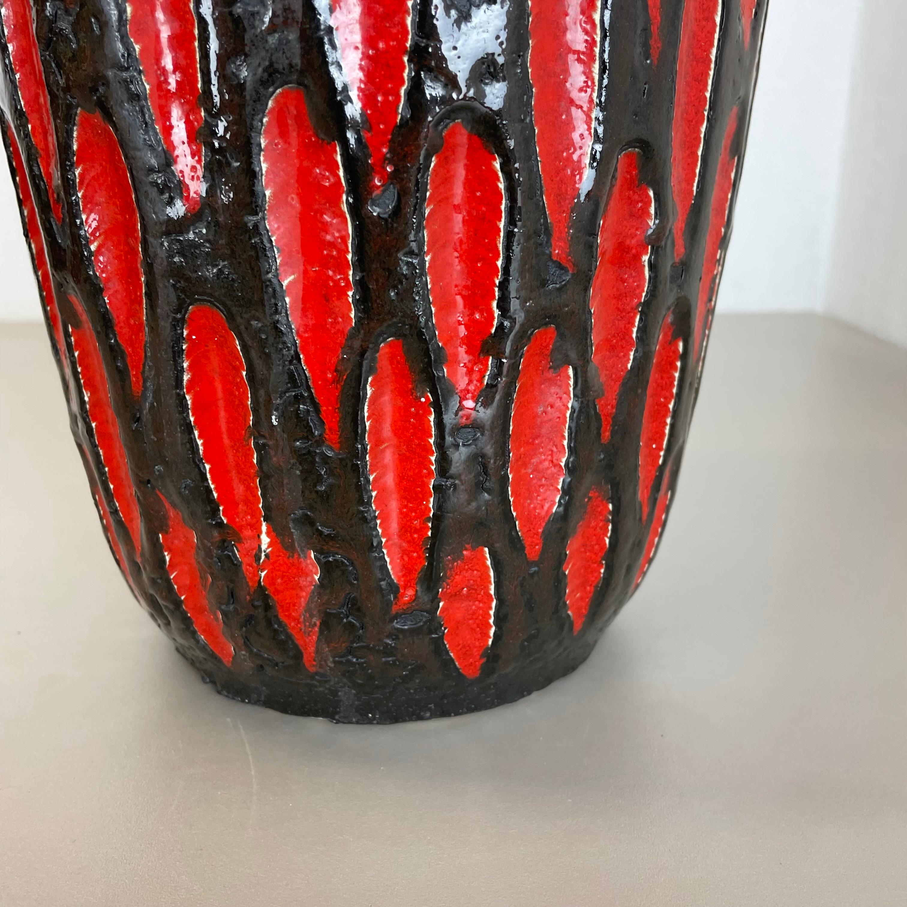 Grand vase de sol en poterie de lave grasse « fraise » 517-38 fabriqué par Scheurich, 1970 en vente 8