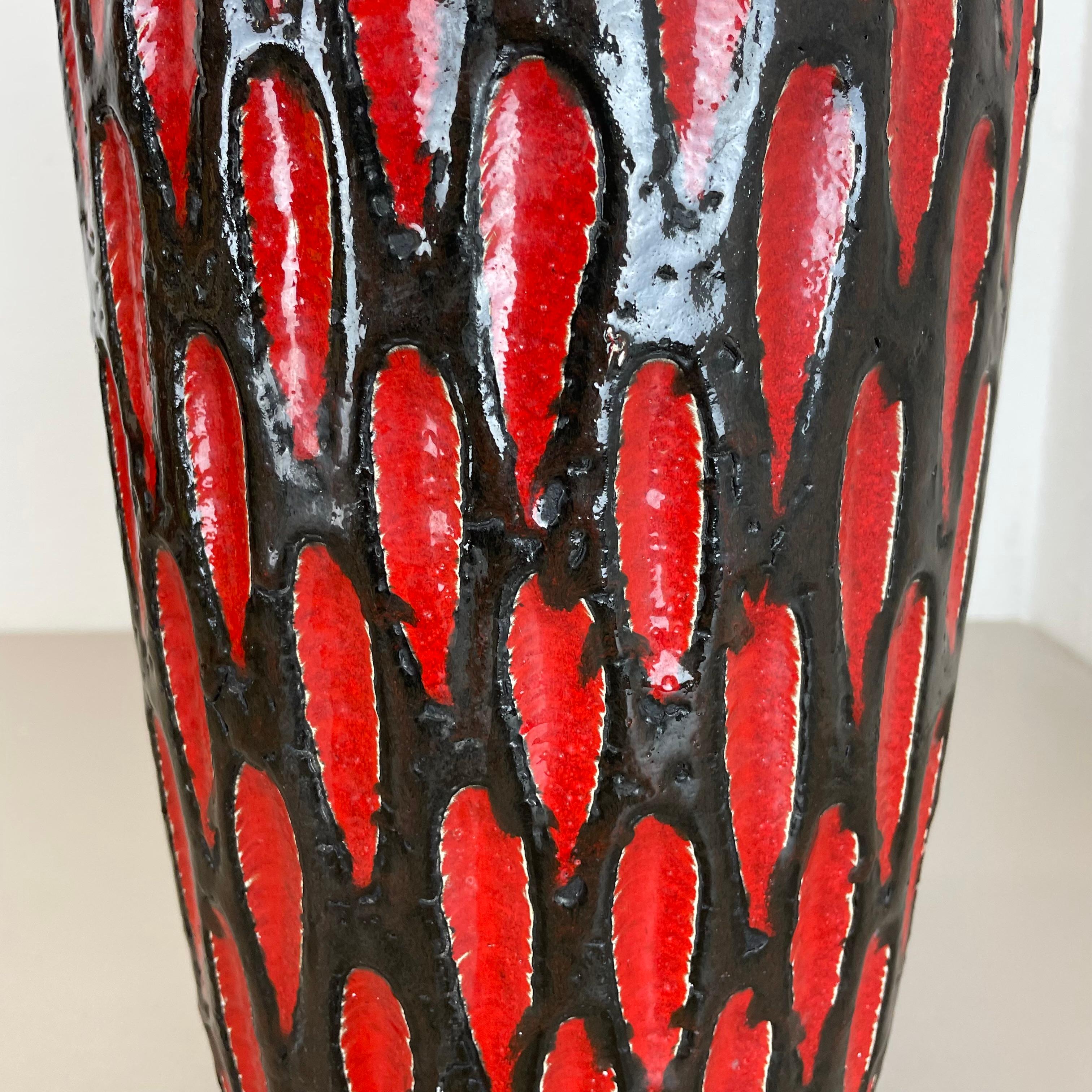 Grand vase de sol en poterie de lave grasse « fraise » 517-38 fabriqué par Scheurich, 1970 en vente 9