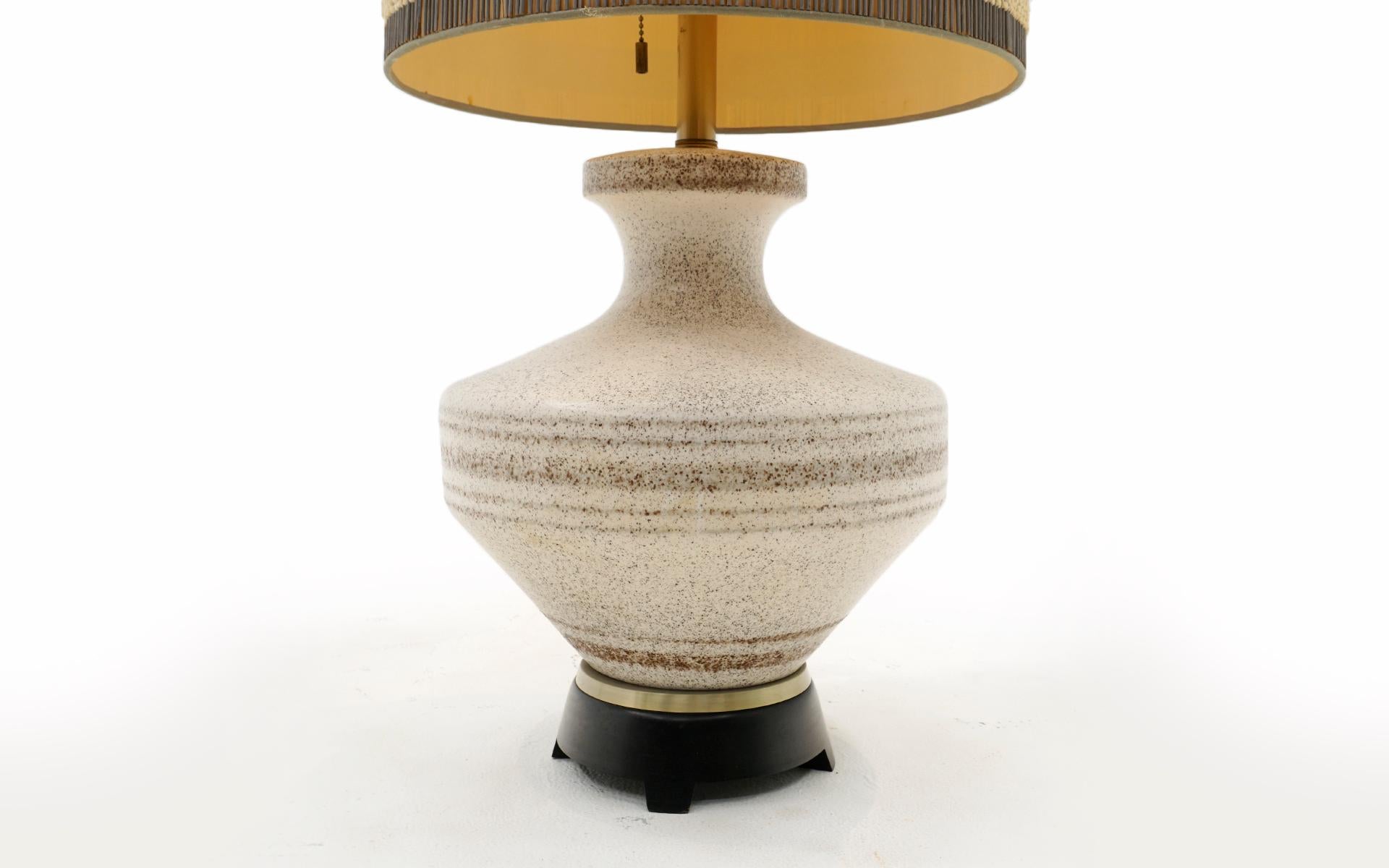 Large Pottery Table Lamp with Exceptional Original Shade  In Good Condition For Sale In Kansas City, MO