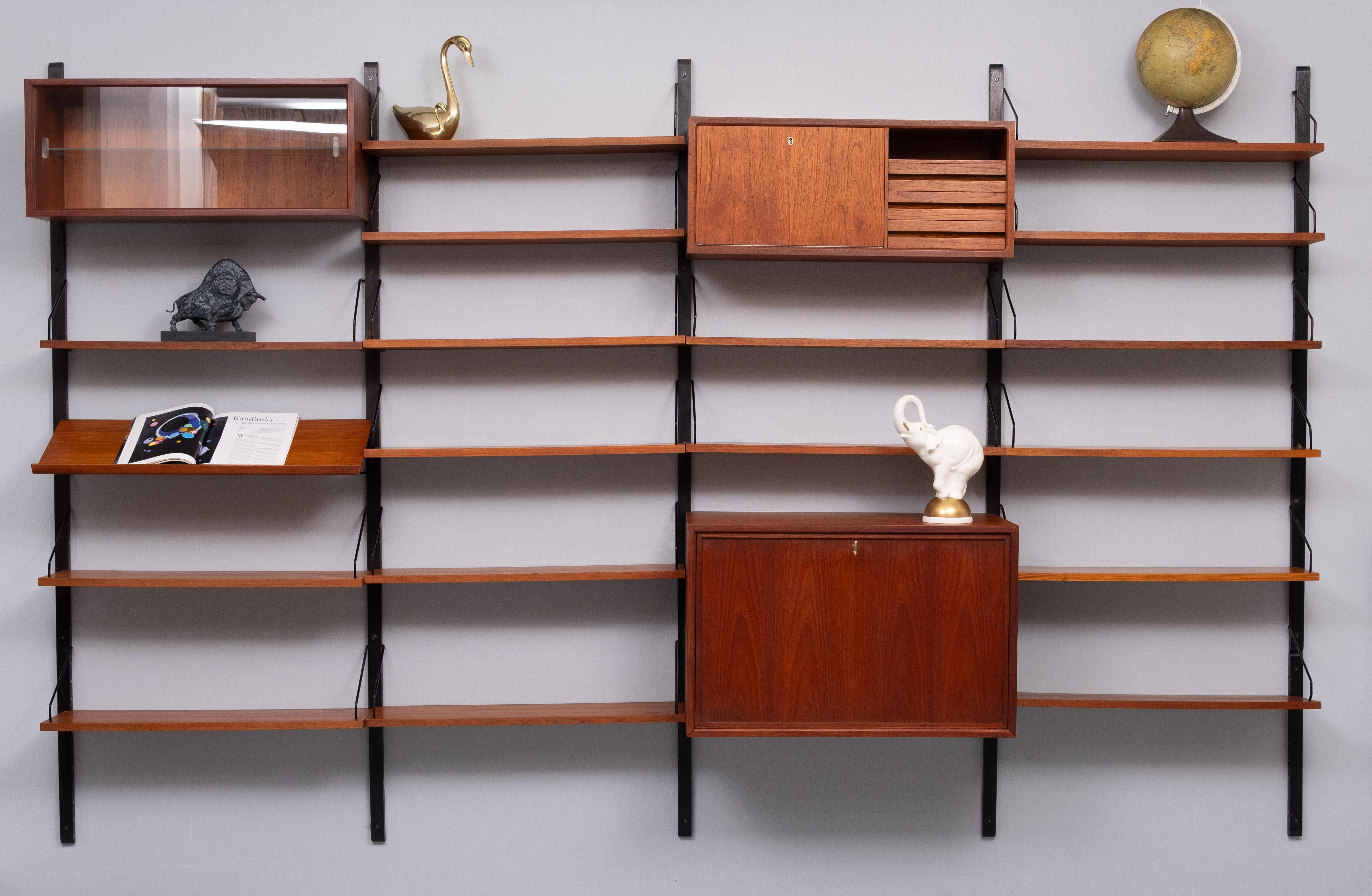 Grande Poul  Cadovius  Sistema di pareti in teak per Royal System  Danimarca in vendita 4