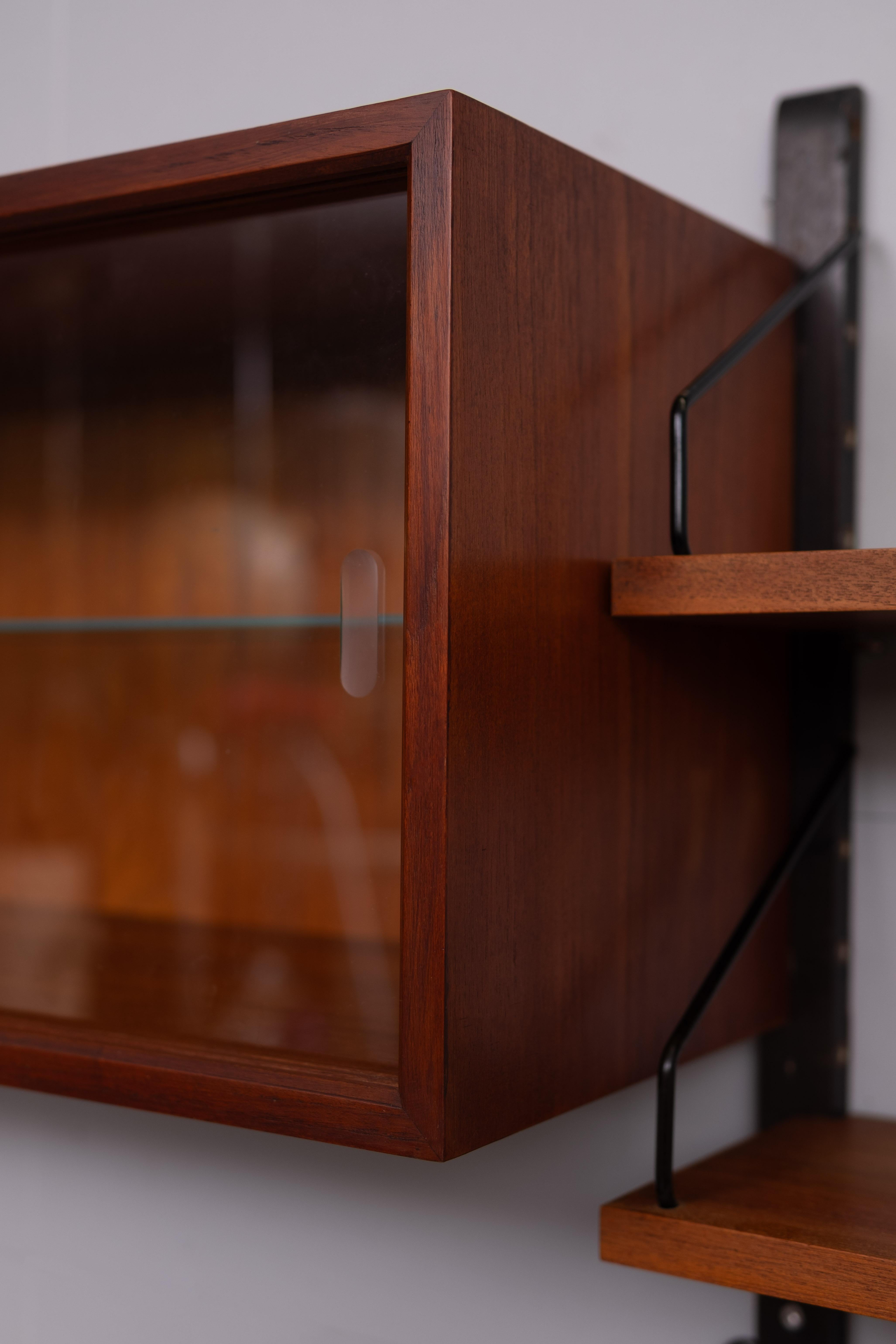 Grande Poul  Cadovius  Sistema di pareti in teak per Royal System  Danimarca In condizioni buone in vendita a Den Haag, NL