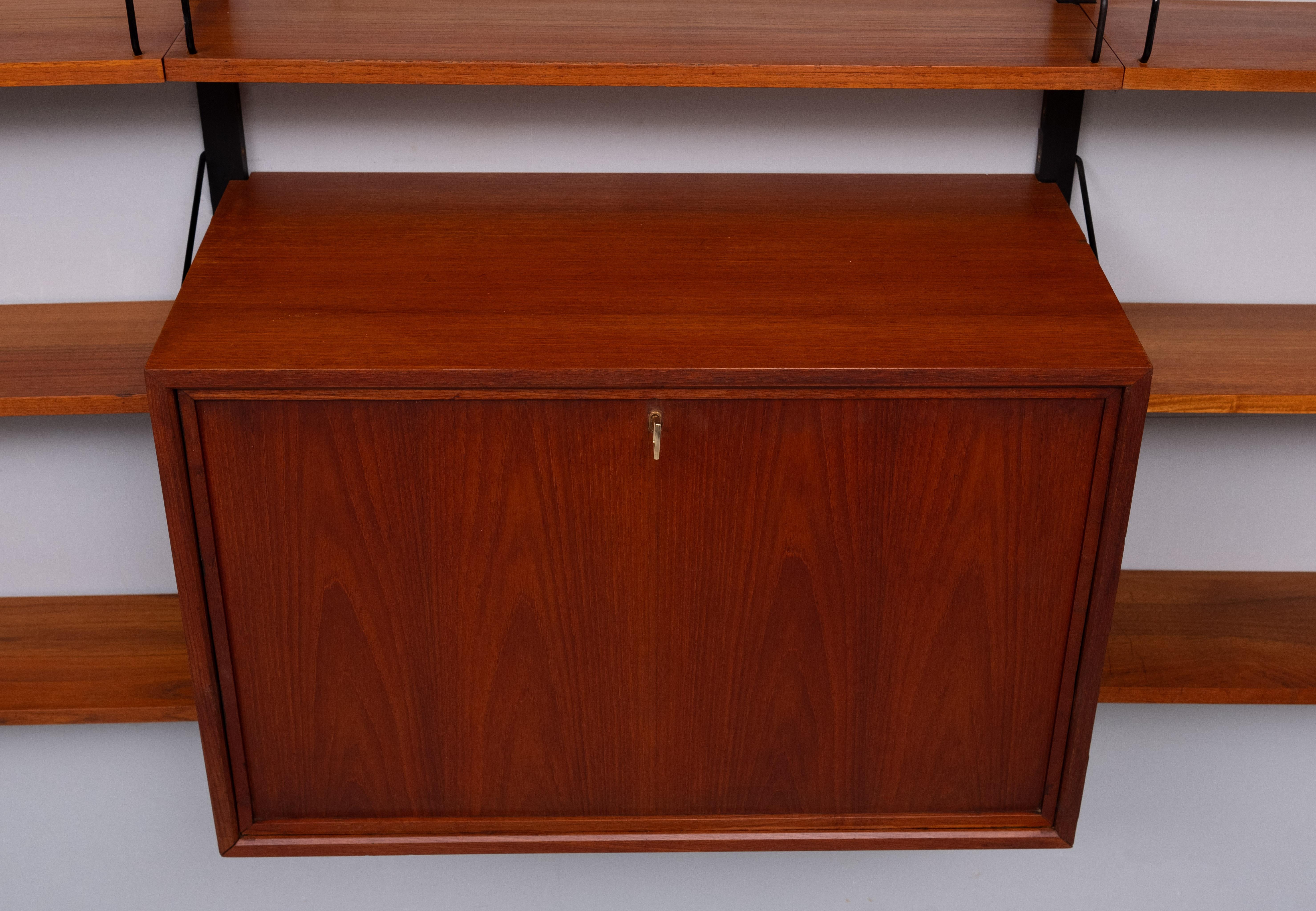 Metà XX secolo Grande Poul  Cadovius  Sistema di pareti in teak per Royal System  Danimarca in vendita