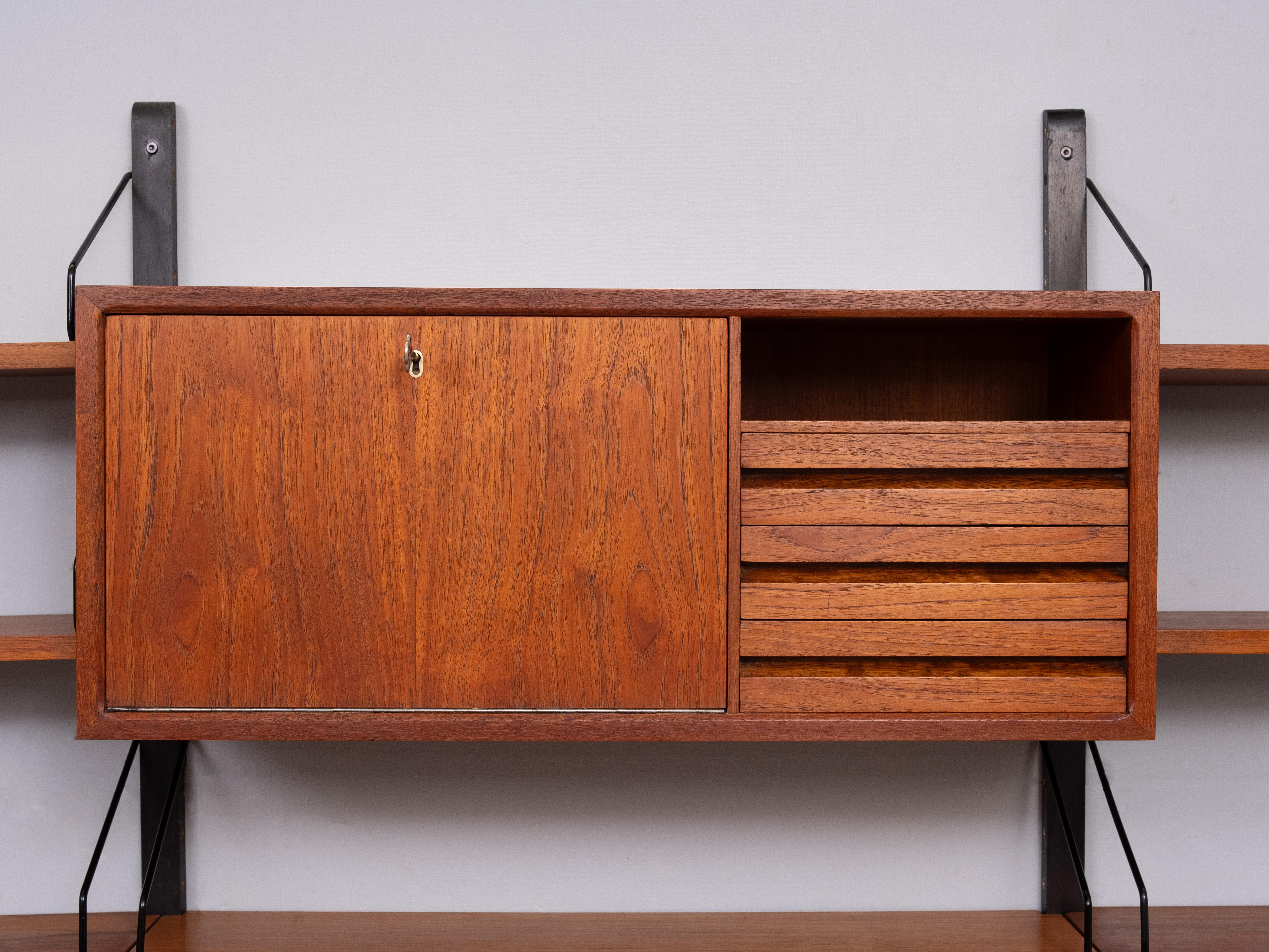Teak Grande Poul  Cadovius  Sistema di pareti in teak per Royal System  Danimarca in vendita