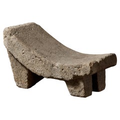 Große präkolumbianische Steinmetate