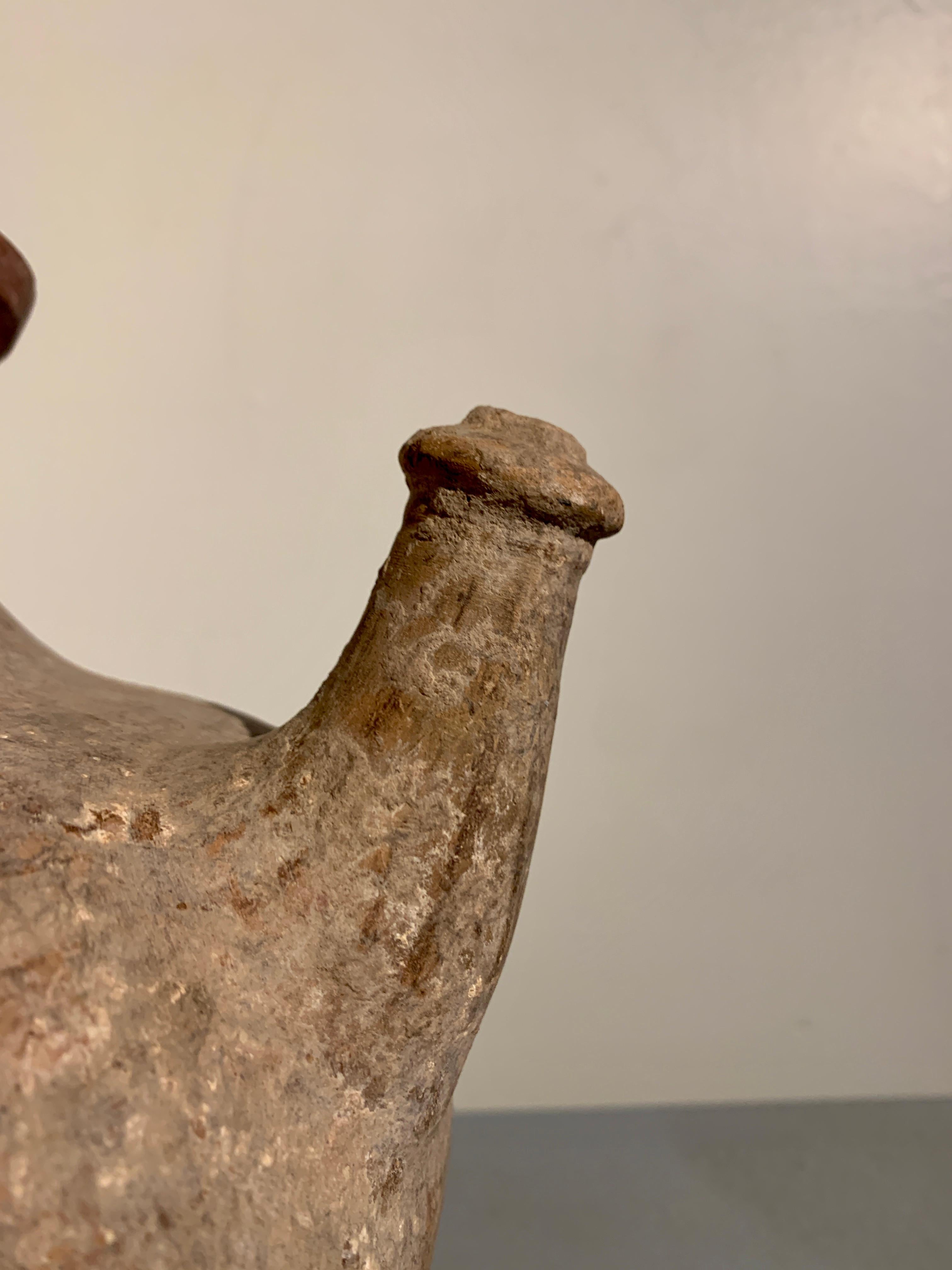 Grande vaso per versare in ceramica pre-khmer, Kendi, VI-VIII secolo, Cambogia in vendita 2