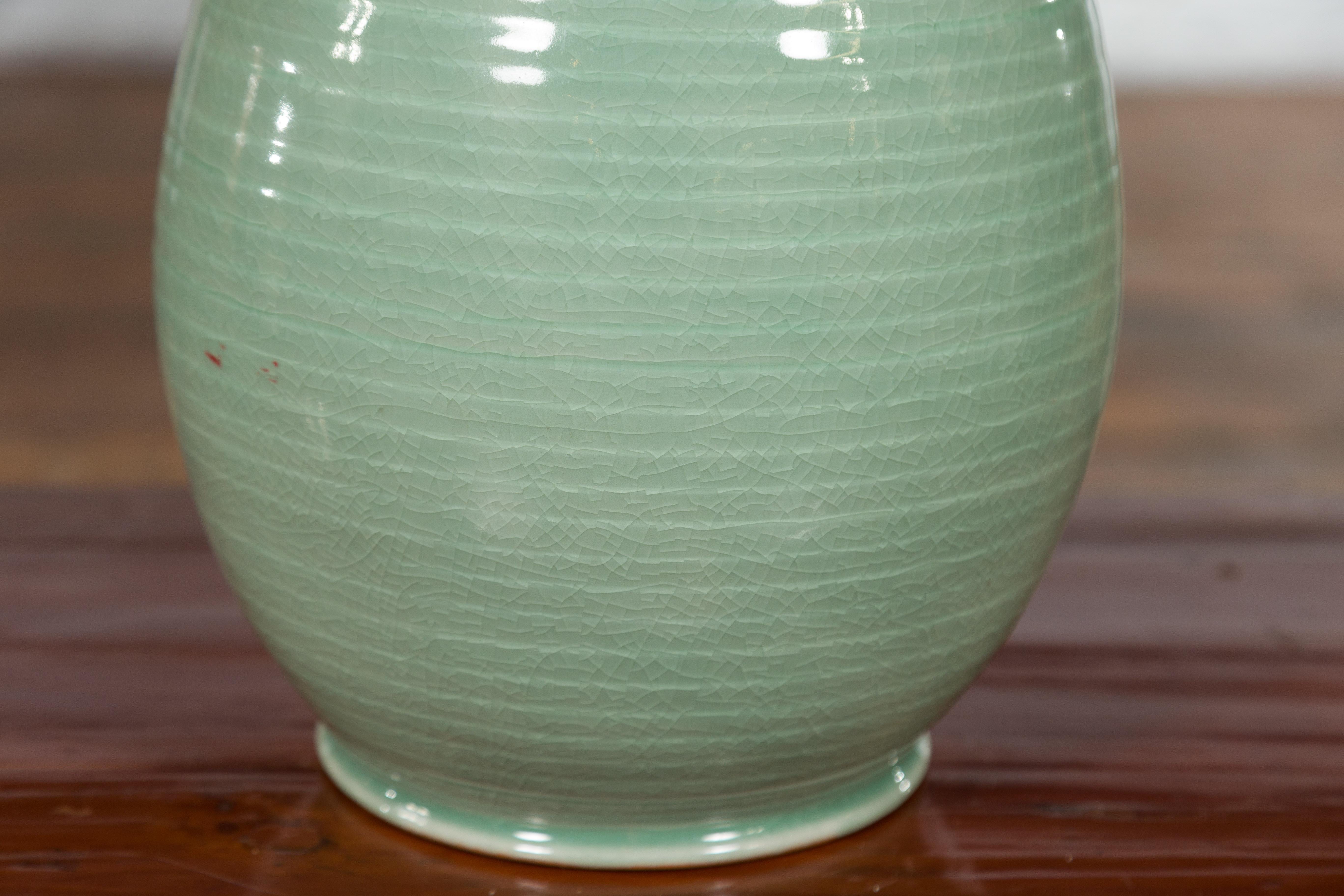 Große Prem Collection Chiang Mai Vase in Kürbisform mit grüner Glasur im Angebot 1