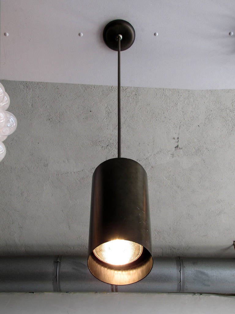 Laiton Grandes lampes à suspension Prescolite, 1960 en vente