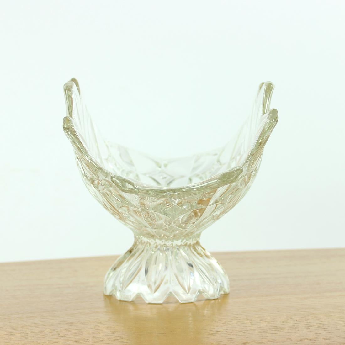 Large Pressed Glass Bowl, Tulip Collection Hermanowa Hut, 1957 For Sale 7