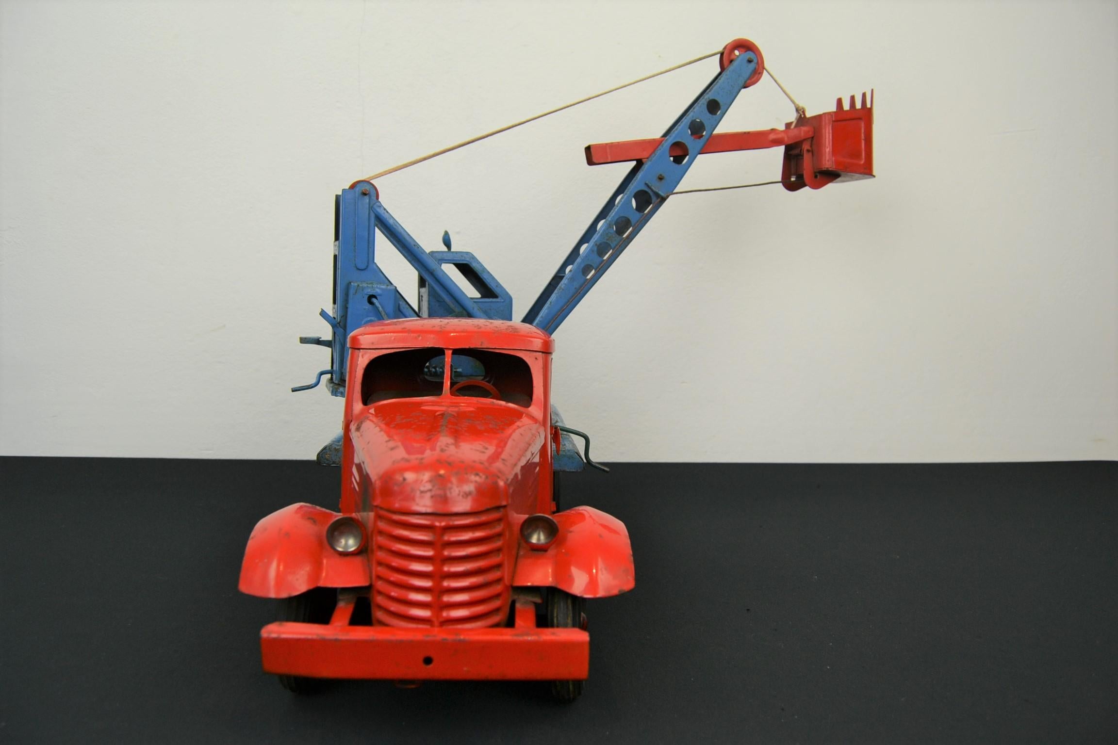 20th Century Large Pressed Steel Soviet Crane Truck Toy ZIS 150, 1960s For Sale