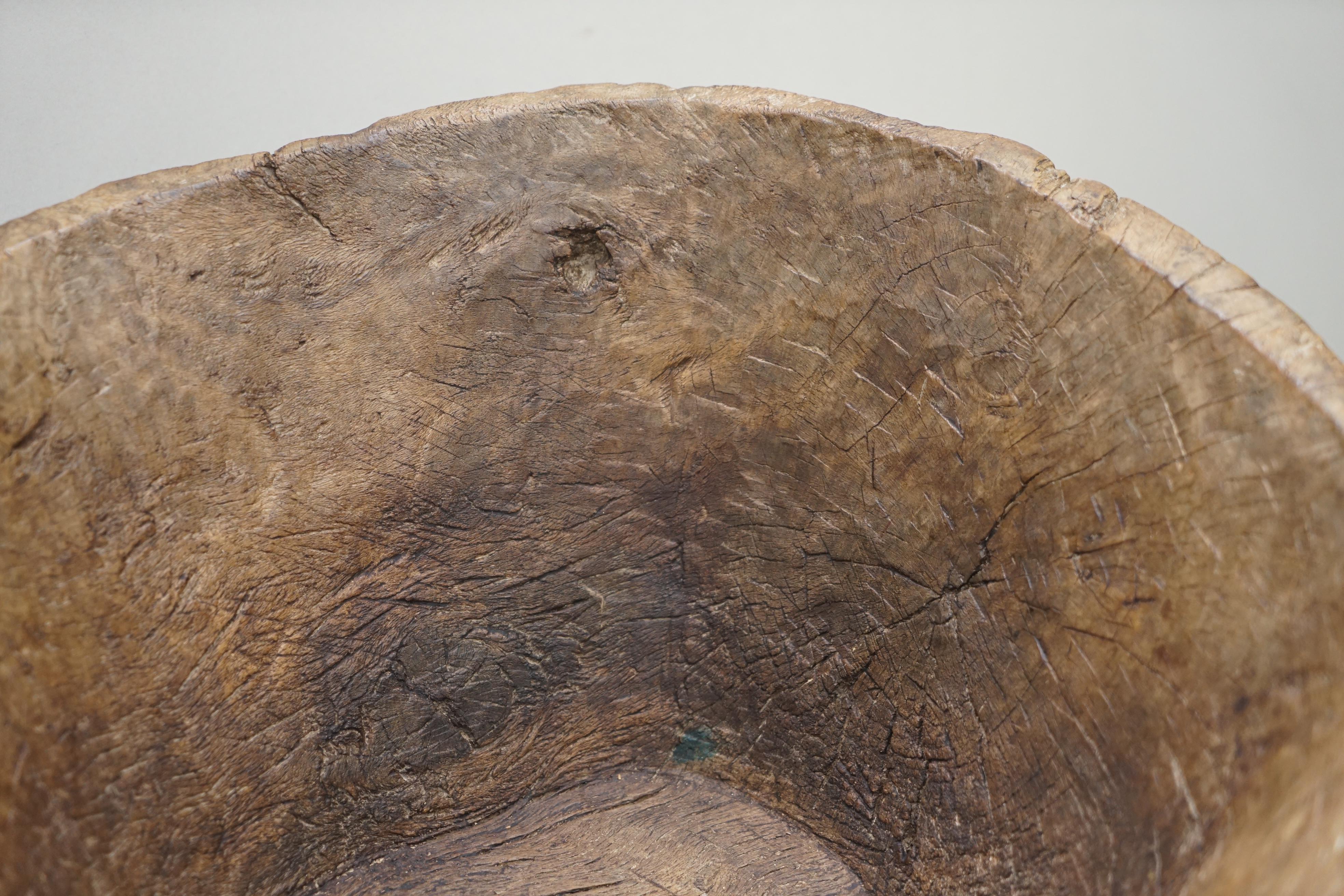 Großer Primas um 1840 Einbaum Schüssel Atemberaubende Holz Patina Große Obstschale (Mittleres 19. Jahrhundert) im Angebot