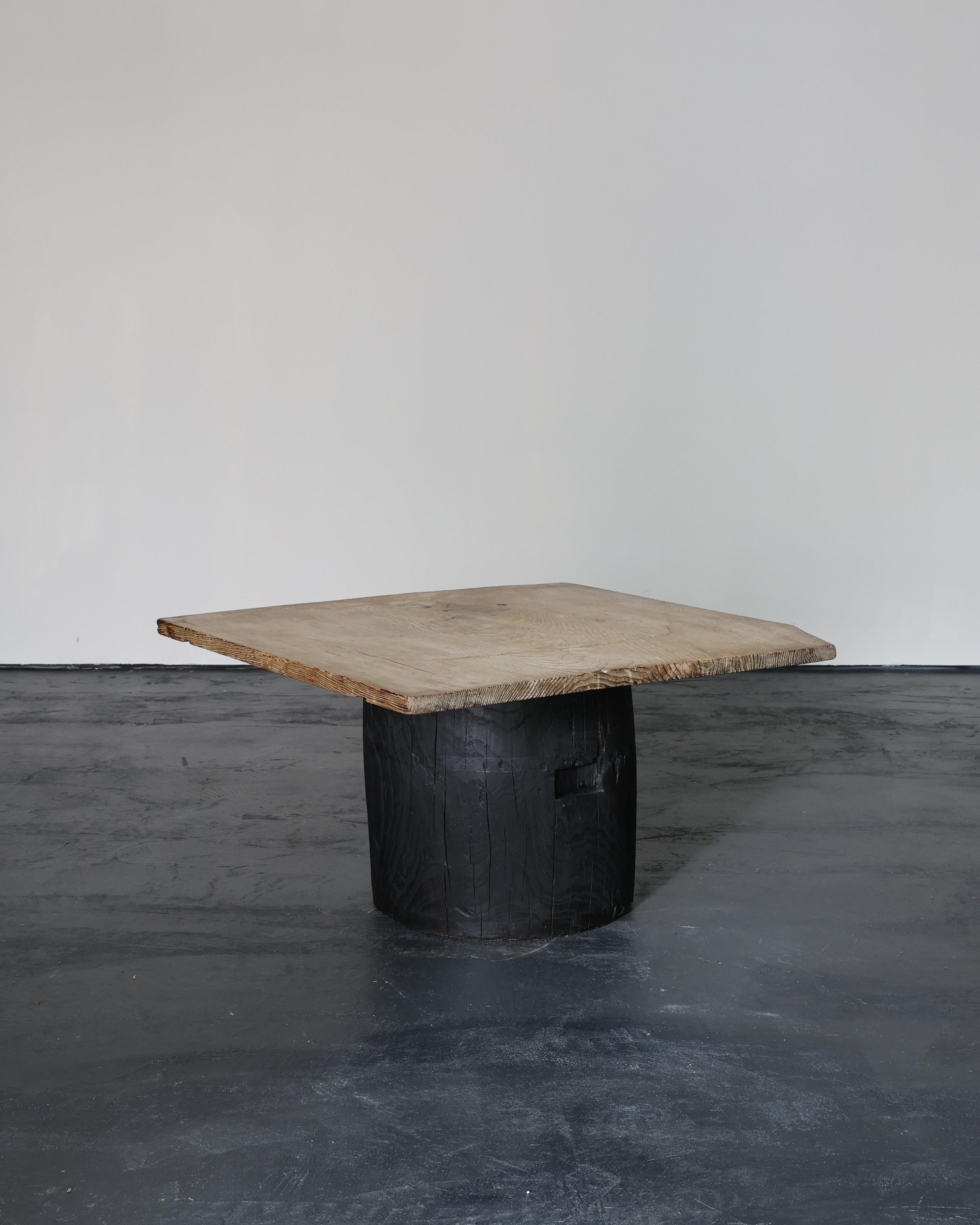 Large Primitive Dug-Out Cedar Japanese Coffee/Sofa Table Wabi Sabi (1) In Good Condition For Sale In London, GB