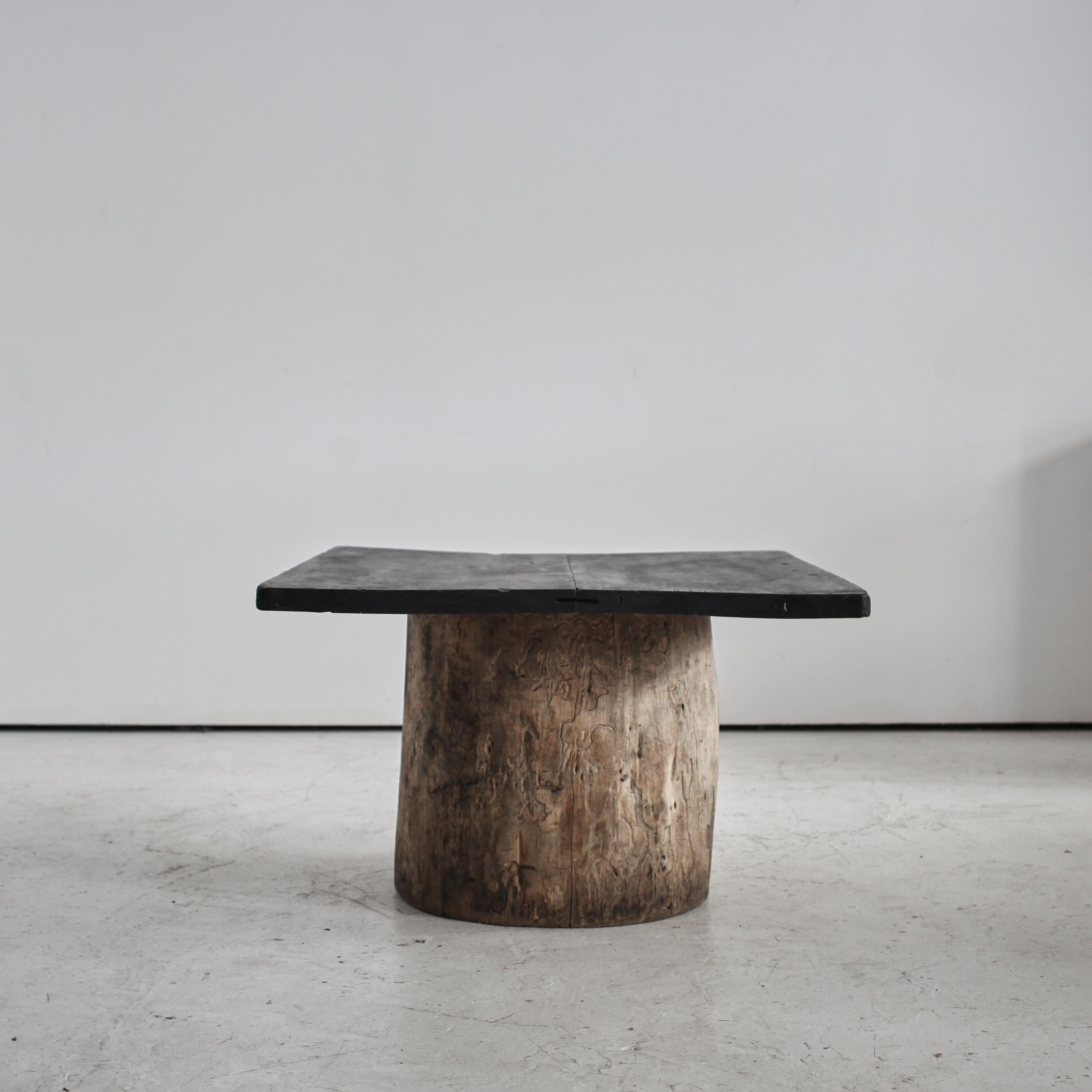 Large Primitive Dug-Out Cedar Japanese Coffee/Sofa Table Wabi Sabi In Good Condition For Sale In London, GB