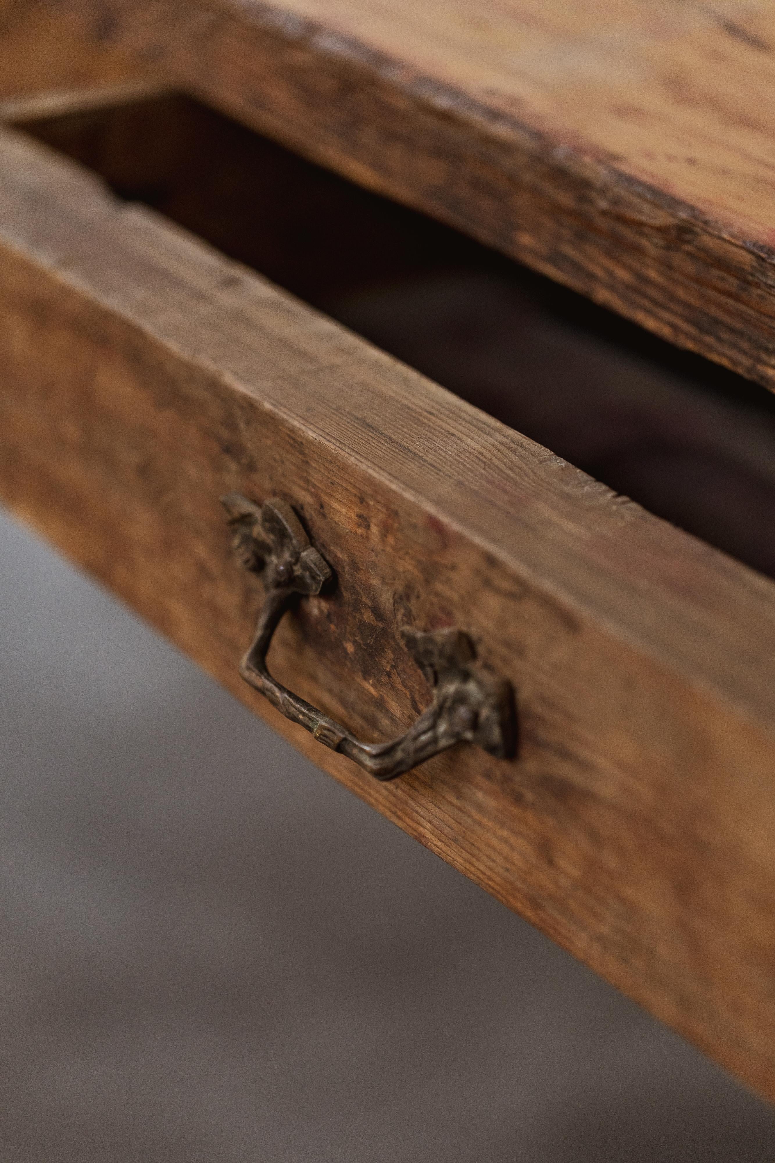 Début du 20ème siècle Grande table à manger rustique primitive, bois, France, 1920 en vente