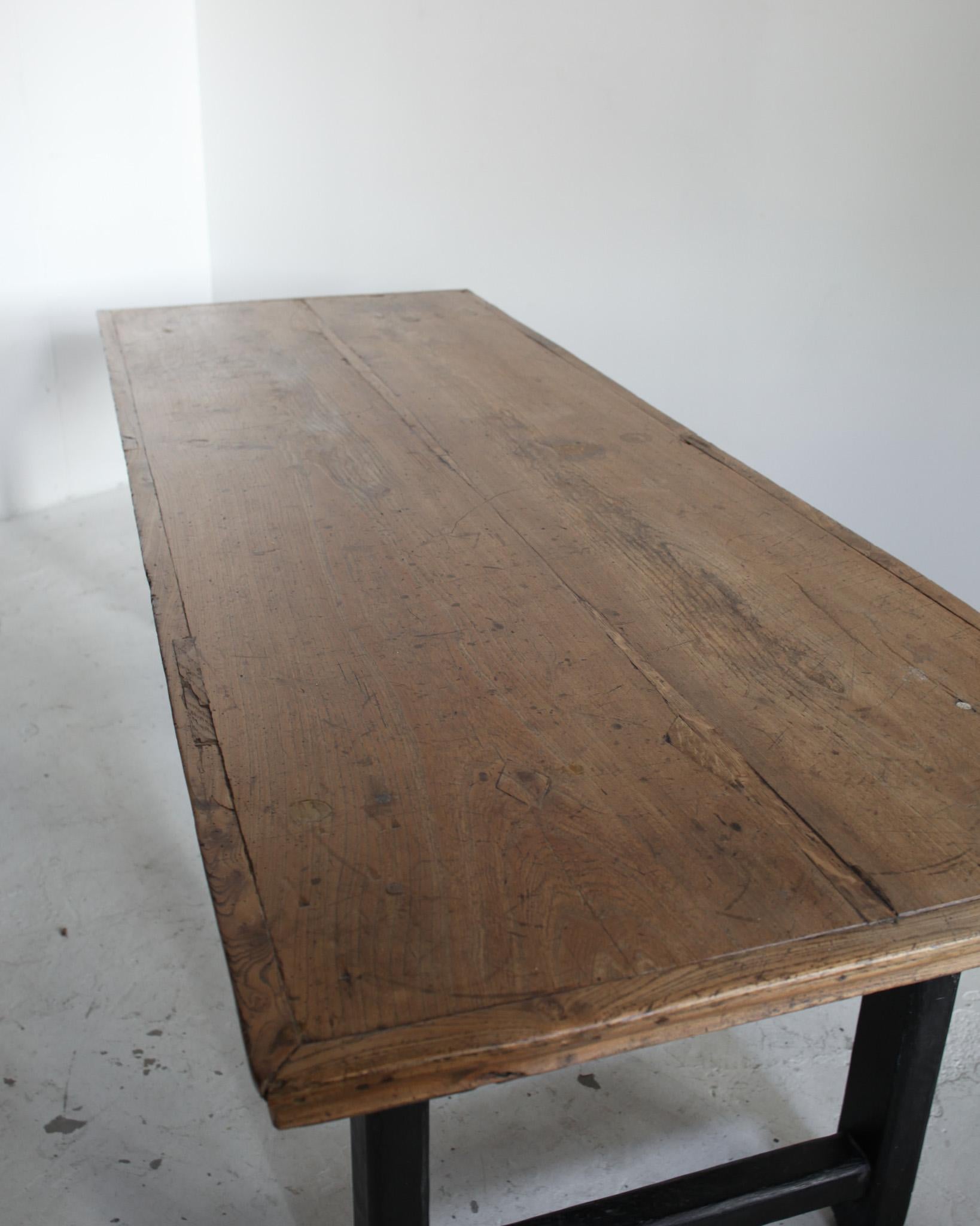 Large Primitive Wabi Sabi Elm 18Th C. Dinning Table  In Good Condition For Sale In London, GB