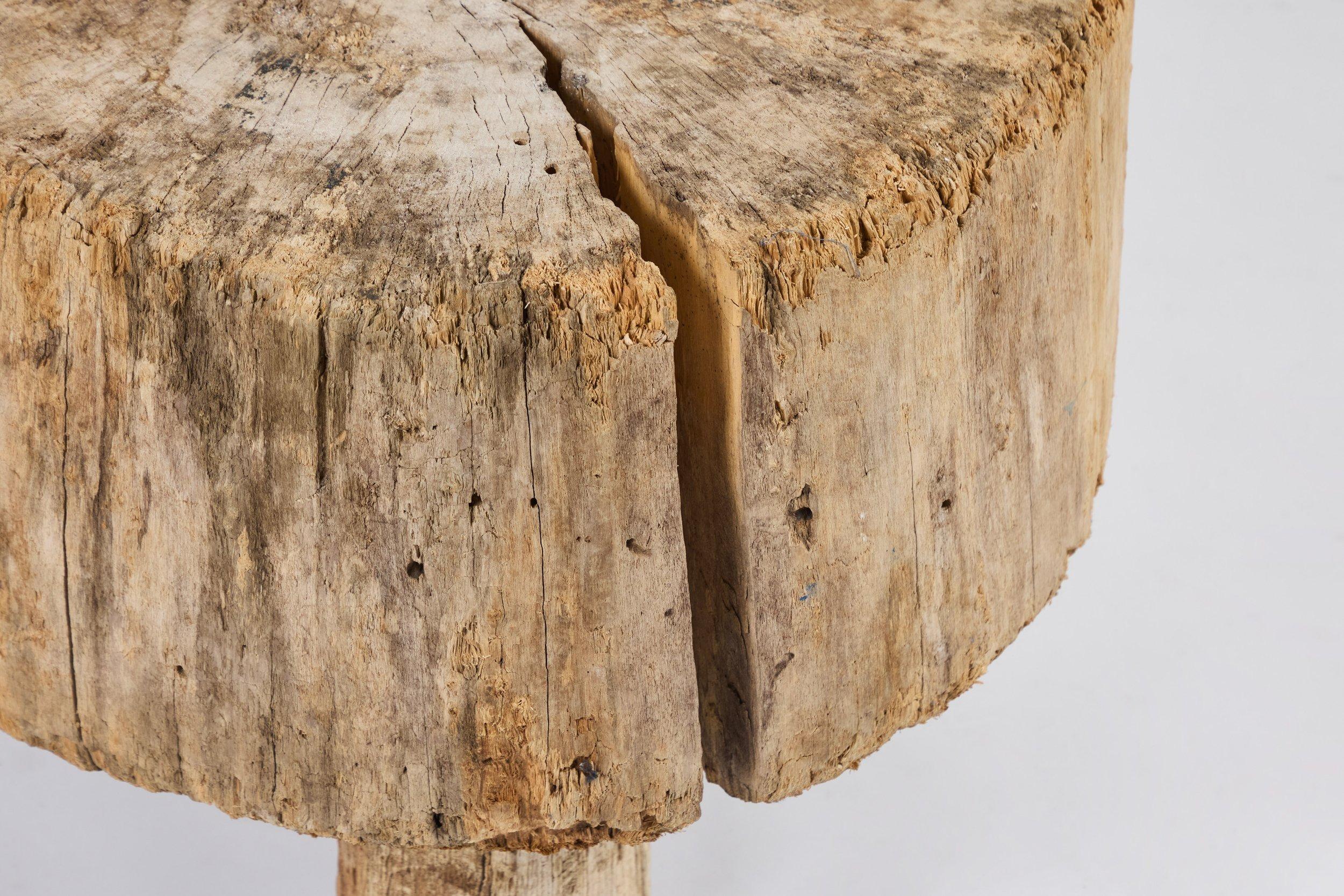 Legno di recupero Grande ceppo da lavoro primitivo in vendita
