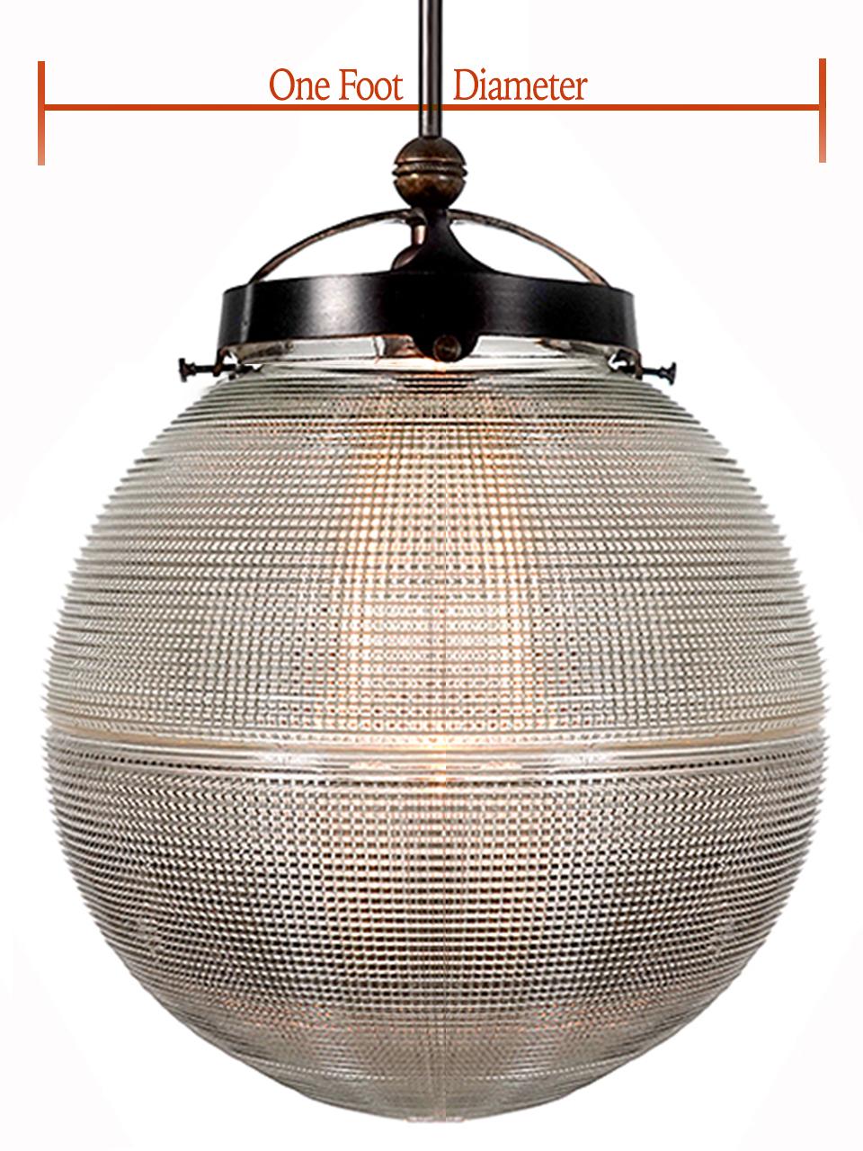 Américain Pendentifs globe prismatiques de 12 pouces de diamètre en vente