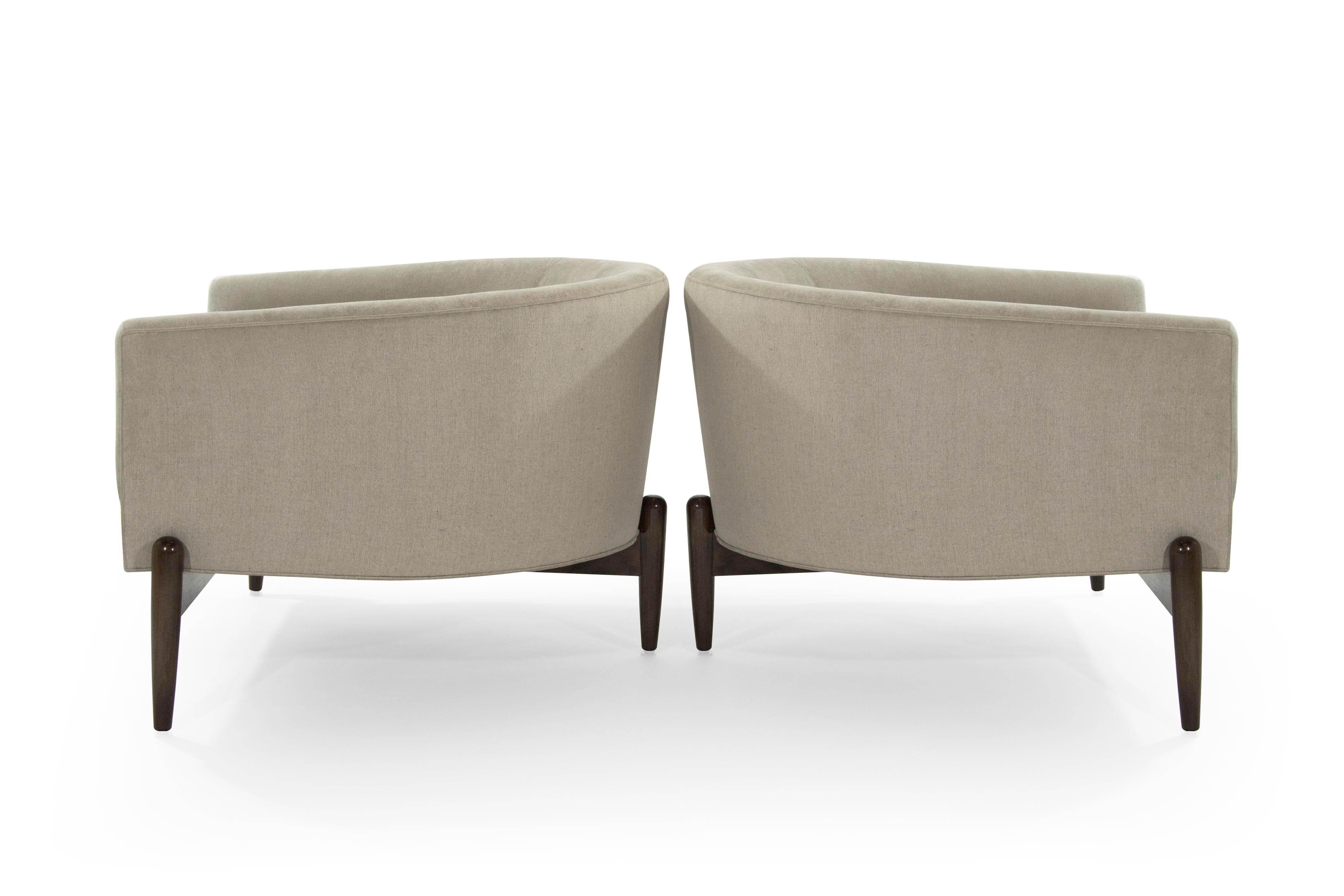 Large Profile MCM Lounge Chairs in Velvet In Excellent Condition In Westport, CT