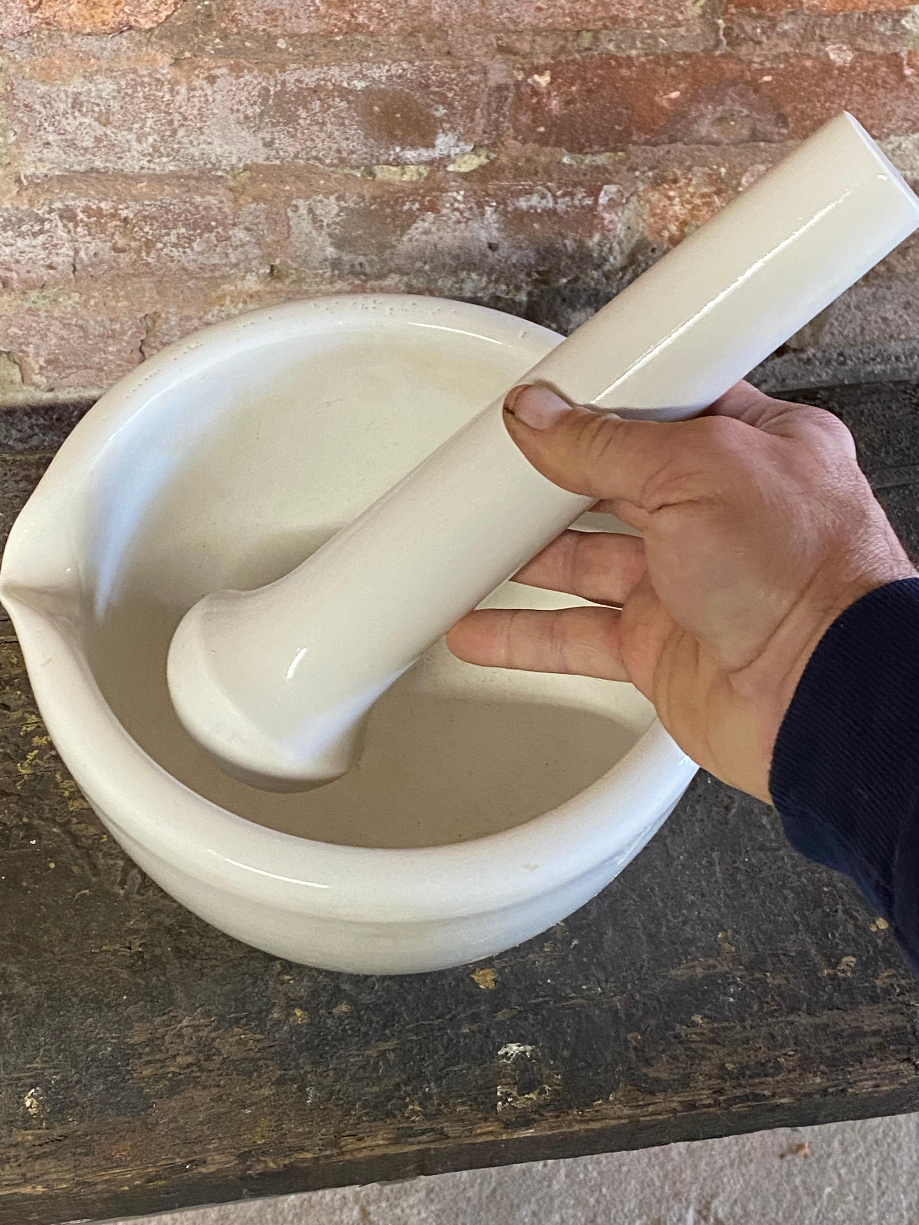Large Prohibition Era Coors Porcelain Mortar and Pestle In Good Condition In Garnerville, NY