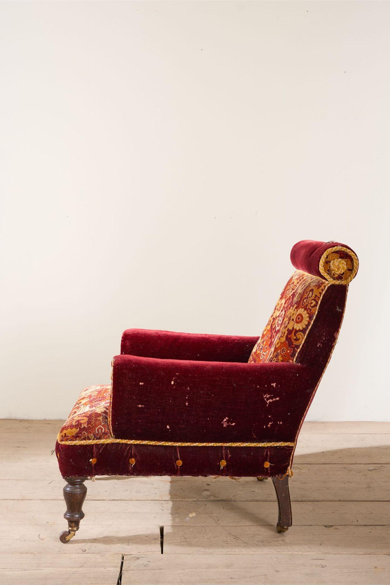 XIXe siècle Grand fauteuil du 19ème siècle recouvert de tapis en vente