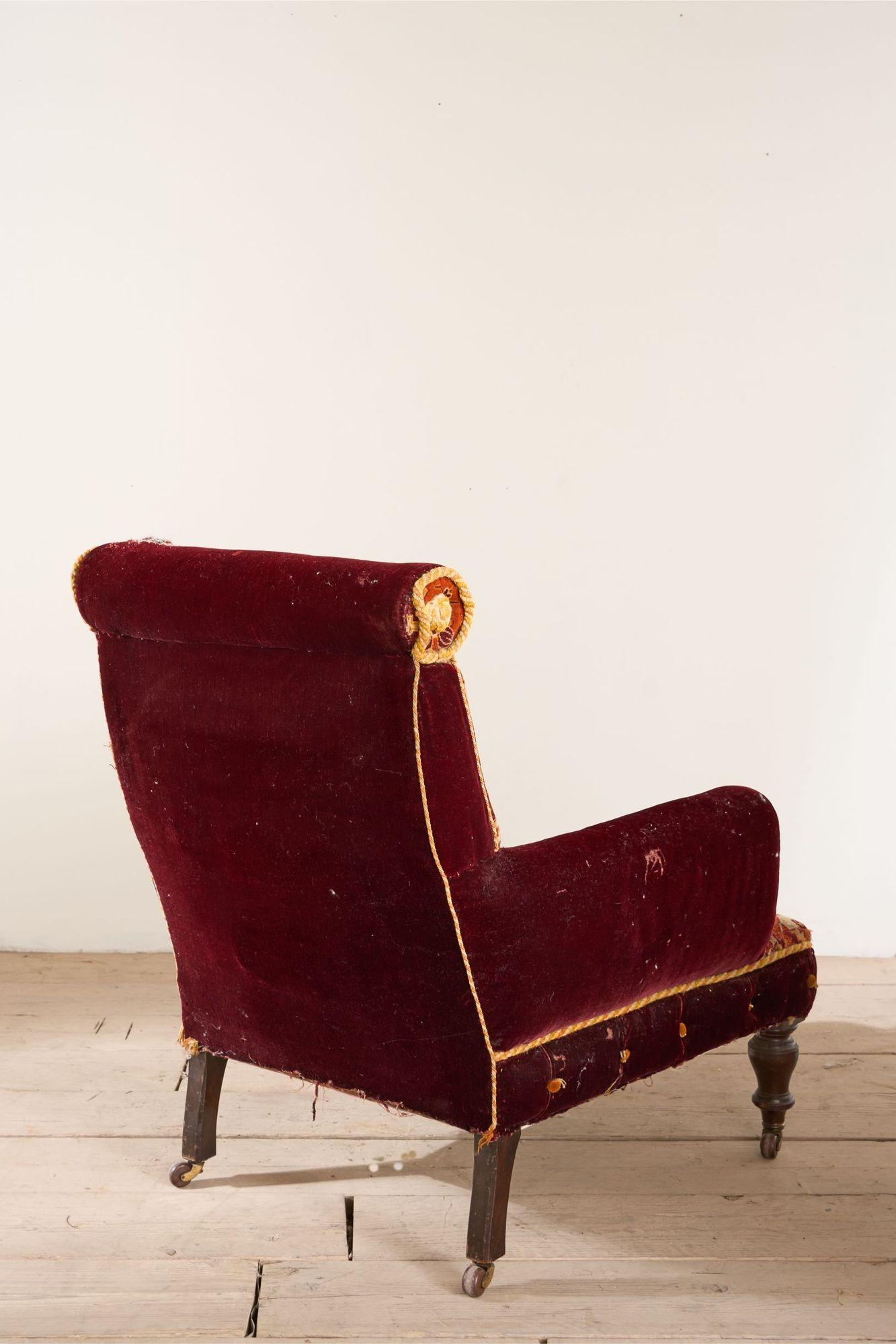 Hêtre Grand fauteuil du 19ème siècle recouvert de tapis en vente