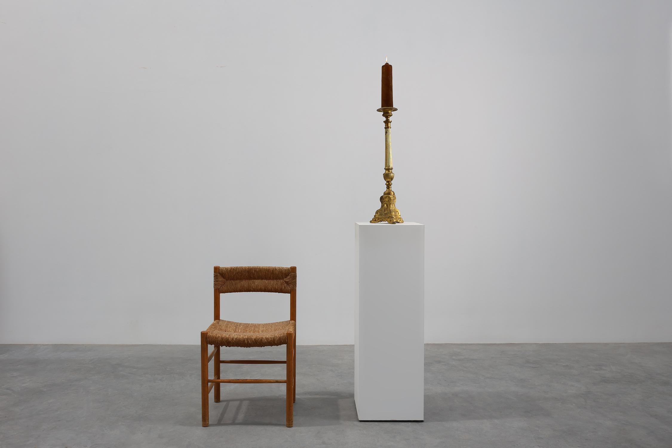 Frankreich / 1900 / Kerzenleuchter / Kupfer / Rustikal / Französisch Provinziell 

Dieser sehr große und hohe, charaktervolle Kerzenständer aus Frankreich aus der Zeit um 1900 verkörpert die charmante Schlichtheit und rustikale Eleganz des