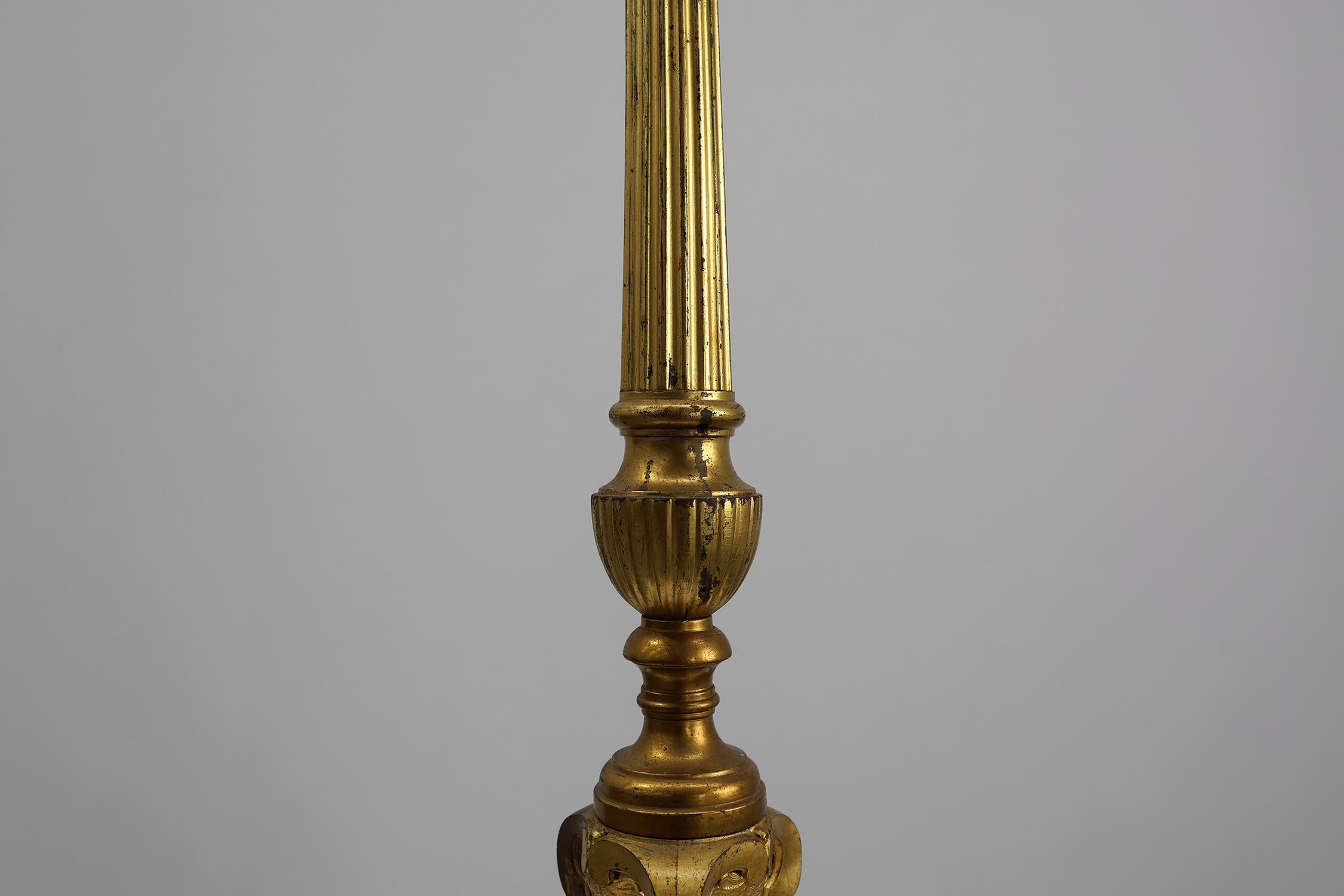 Großer provinzieller Kerzenleuchter aus Kupfer, Frankreich, um 1900 im Zustand „Gut“ im Angebot in Meulebeke, BE