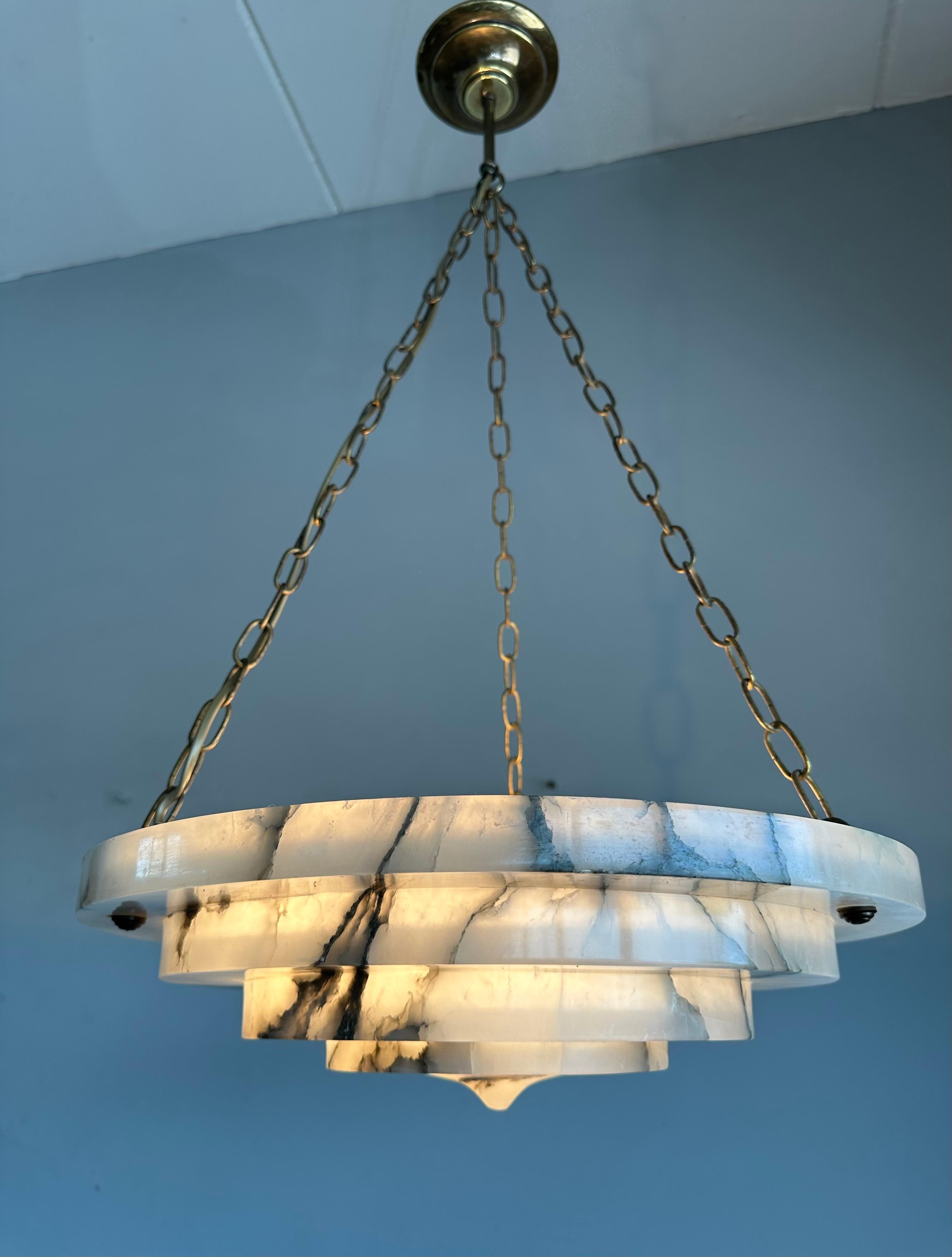 Large & Pure Art Deco Four Layered White & Black Veins Alabaster Pendant Light  In Good Condition For Sale In Lisse, NL
